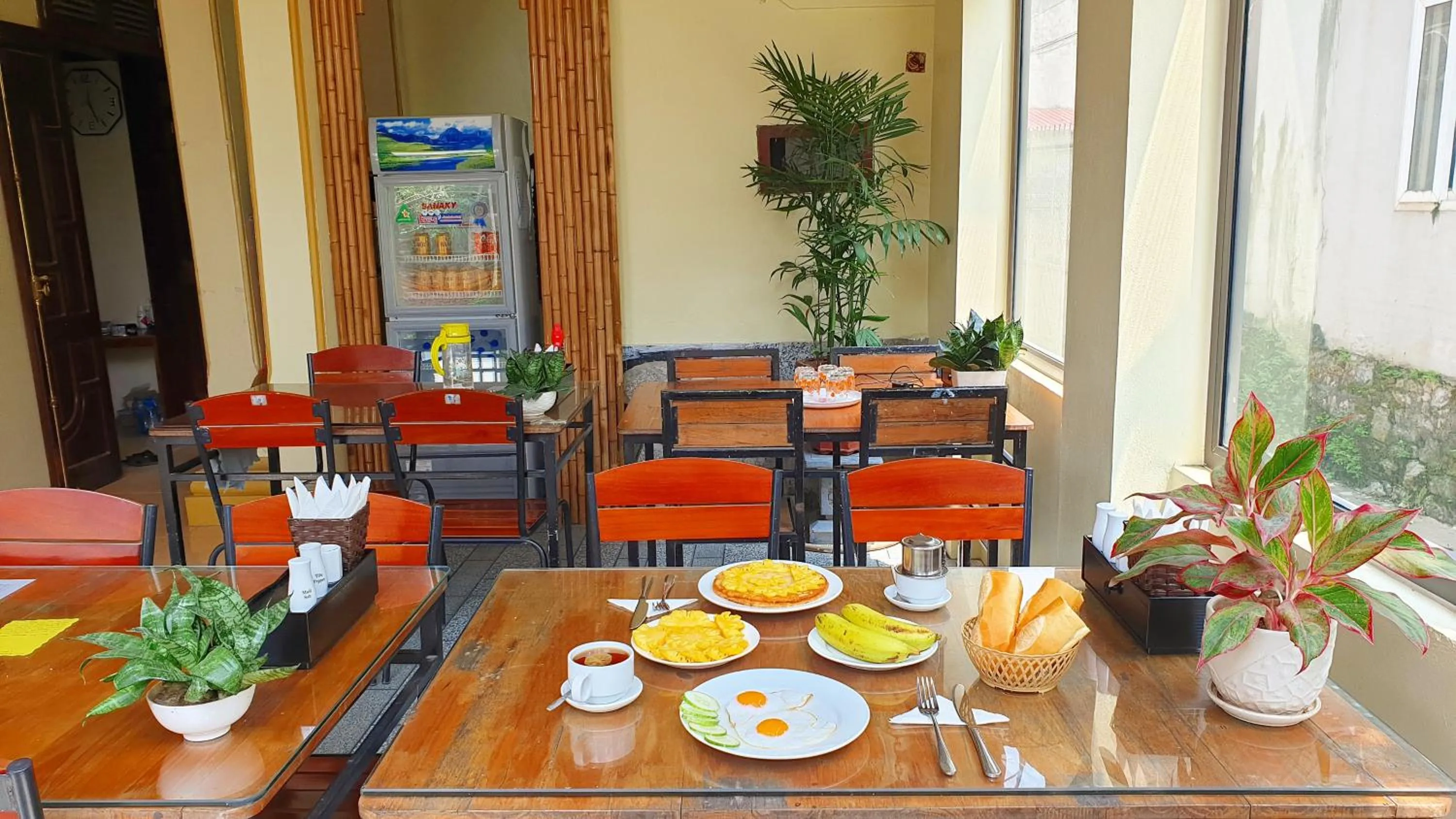 Restaurant/places to eat in Mai Place Homestay
