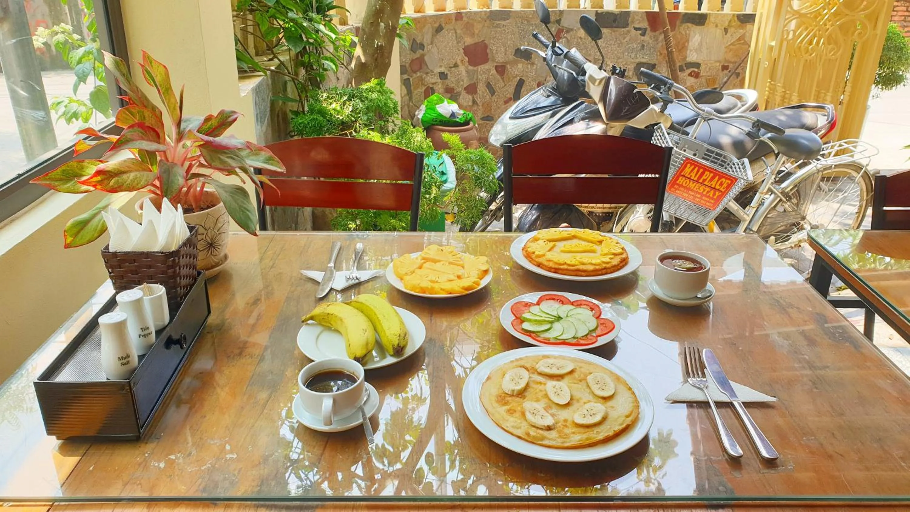Restaurant/places to eat in Mai Place Homestay