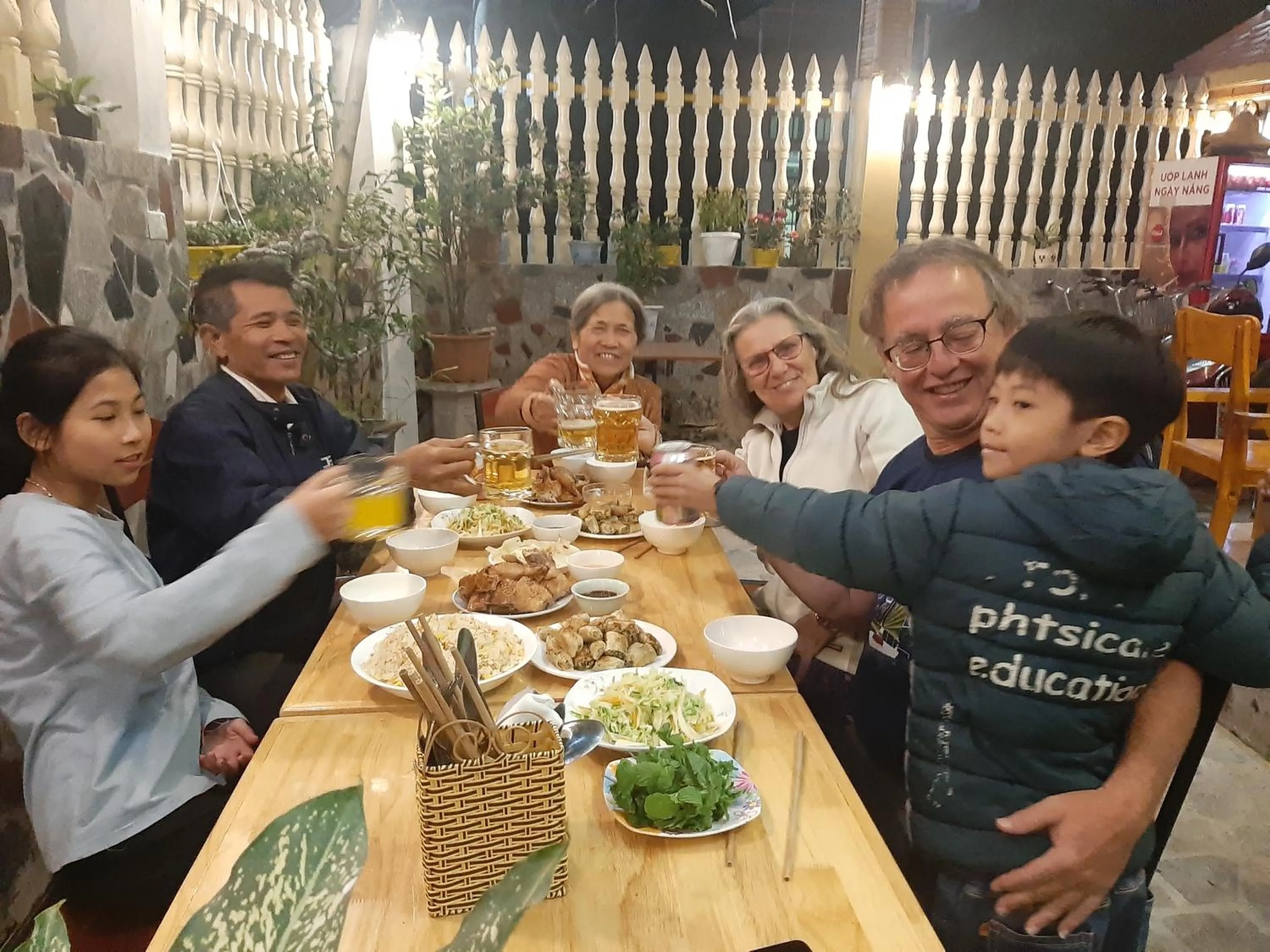 Restaurant/places to eat in Mai Place Homestay