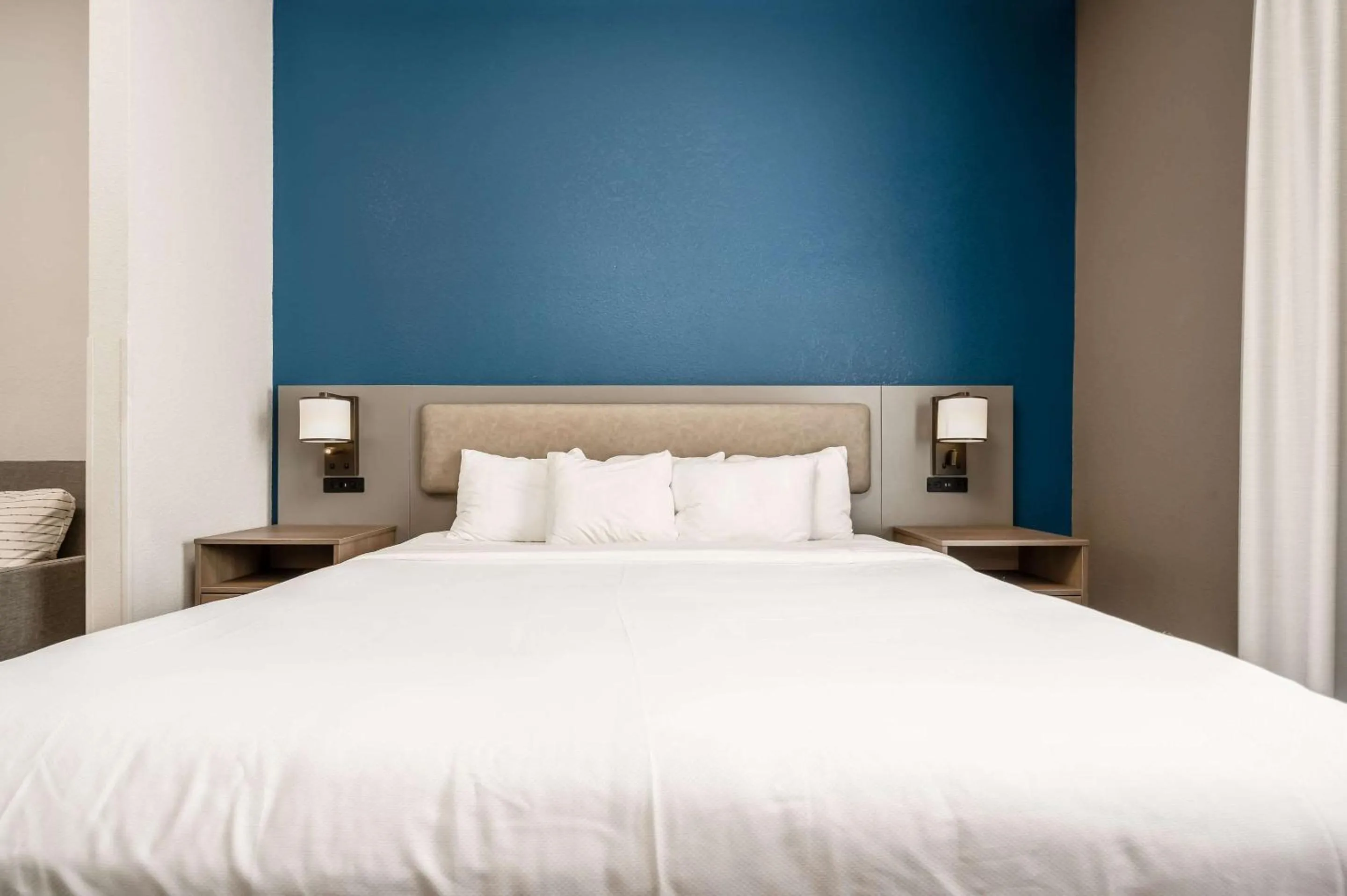 Bedroom, Bed in Comfort Suites Columbia Northeast - Fort Jackson