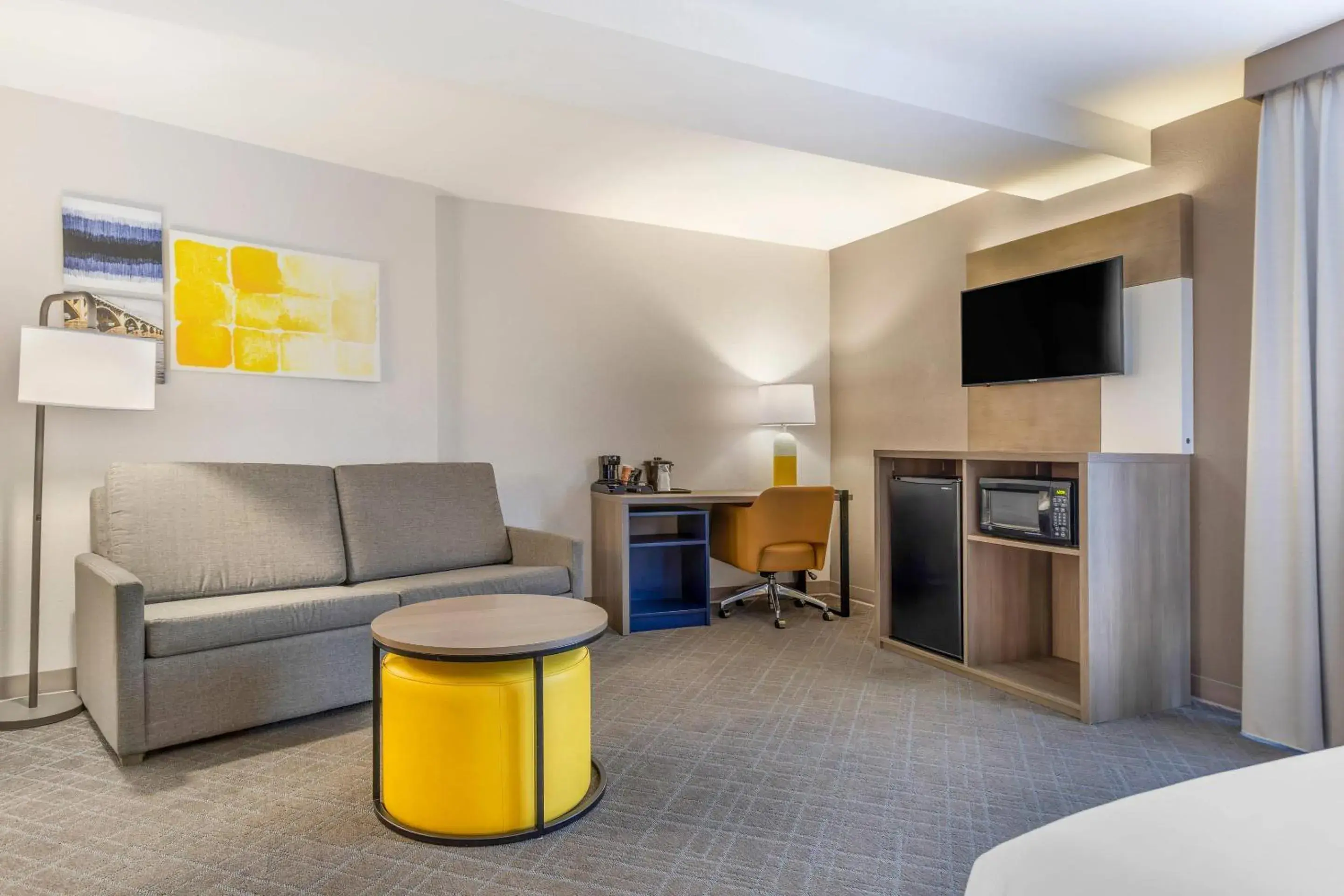 Bedroom in Comfort Suites Columbia Northeast - Fort Jackson Bedroom in Comfort Suites Columbia Northeast - Fort Jackson