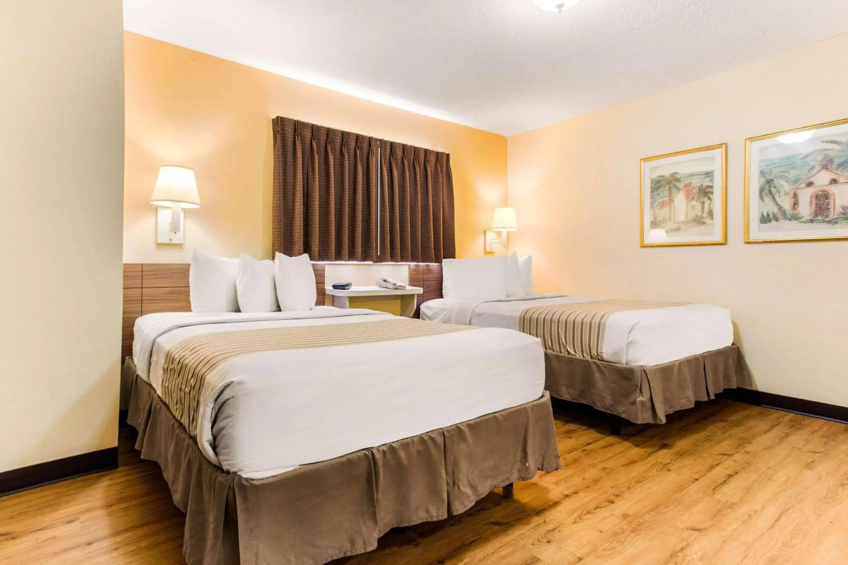 Photo of the whole room, Bed in Studio 6 Myrtle Beach, SC Photo of the whole room, Bed in Studio 6 Myrtle Beach, SC