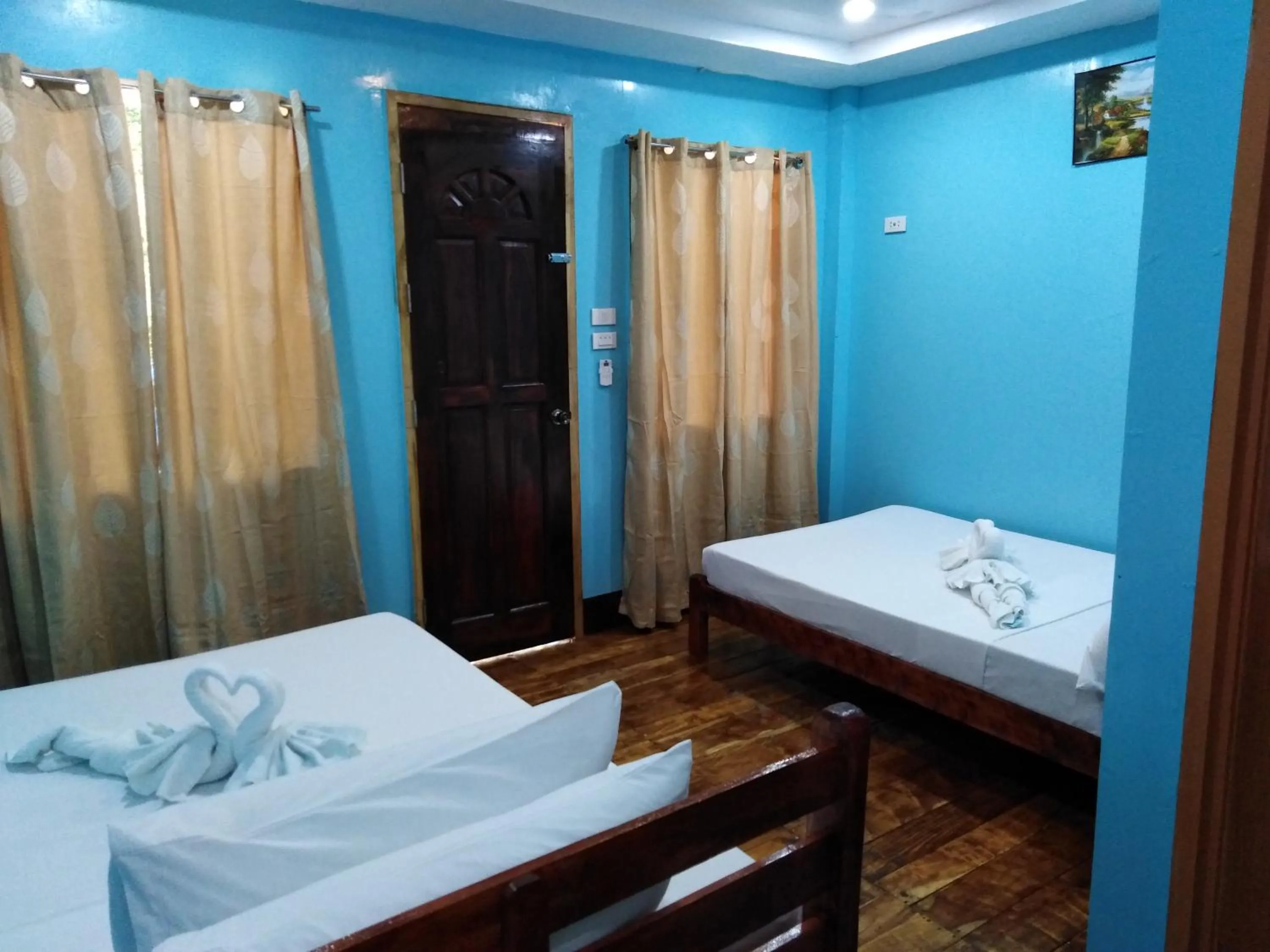 Bed in Southside Tourist Inn