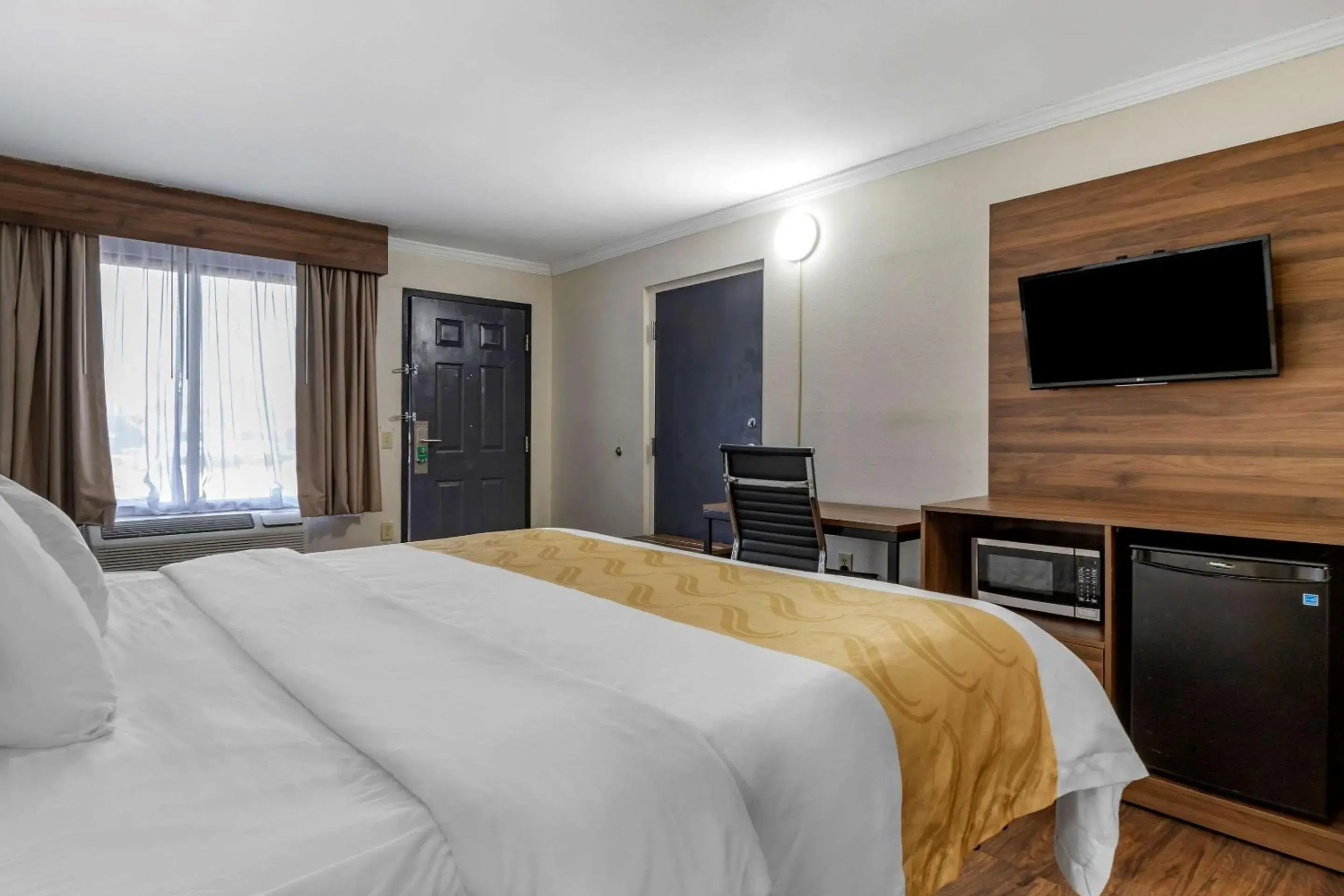 Bedroom, Bed in Quality Inn & Suites Ft Jackson Maingate Bedroom, Bed in Quality Inn & Suites Ft Jackson Maingate