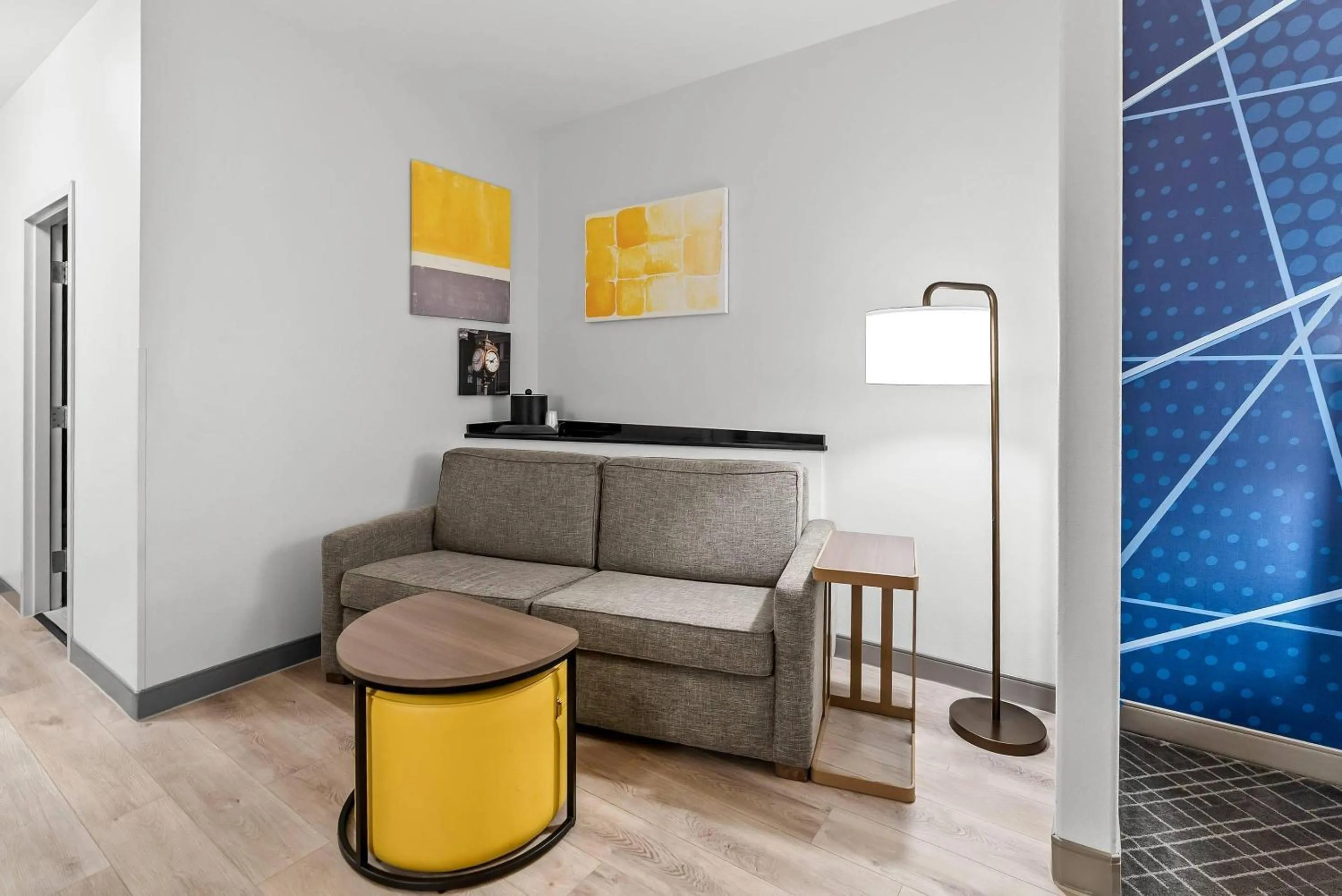 Seating area in Comfort Suites Simpsonville - Greenville