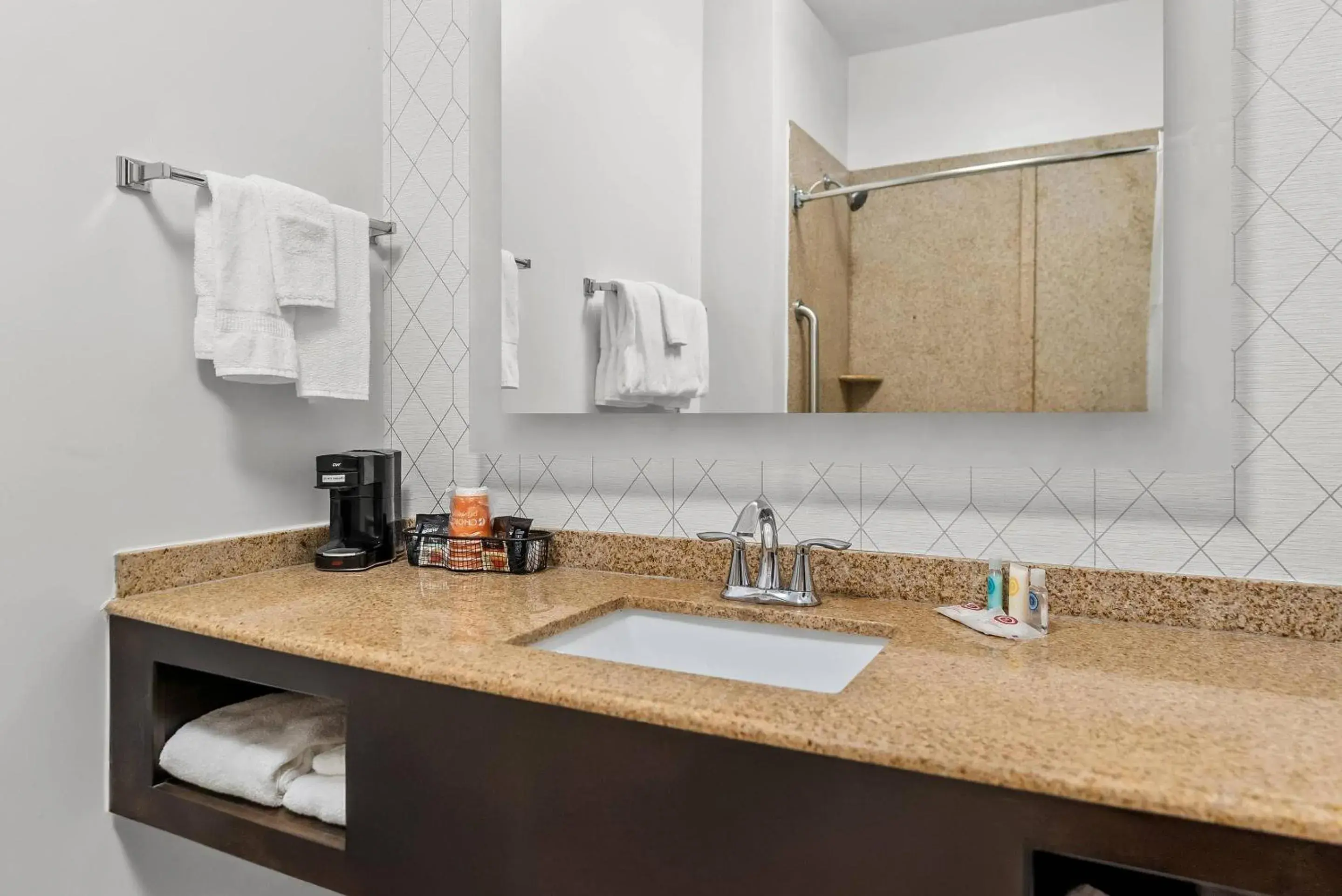 Bedroom in Comfort Suites Simpsonville - Greenville Bedroom in Comfort Suites Simpsonville - Greenville