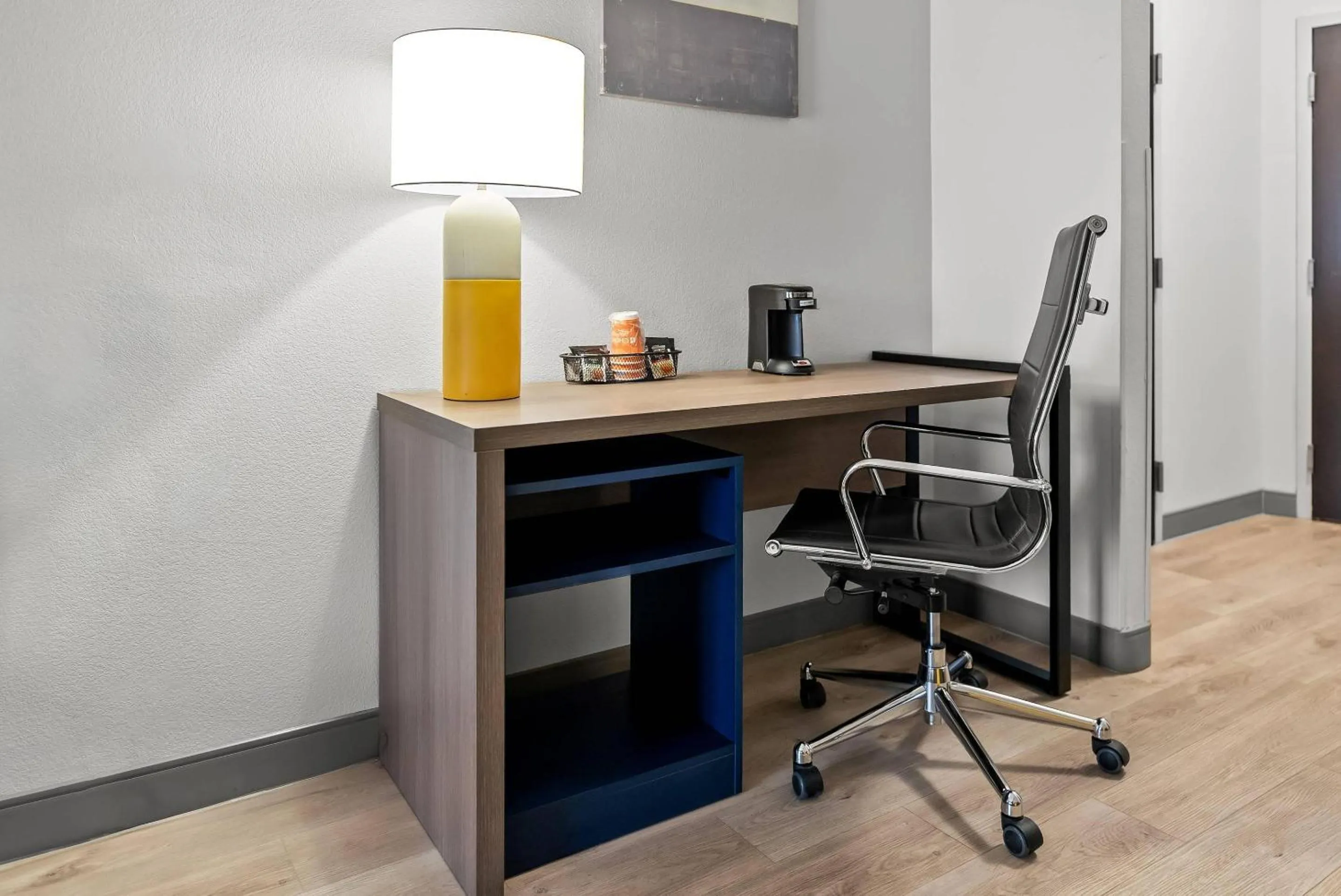 Seating area in Comfort Suites Simpsonville - Greenville