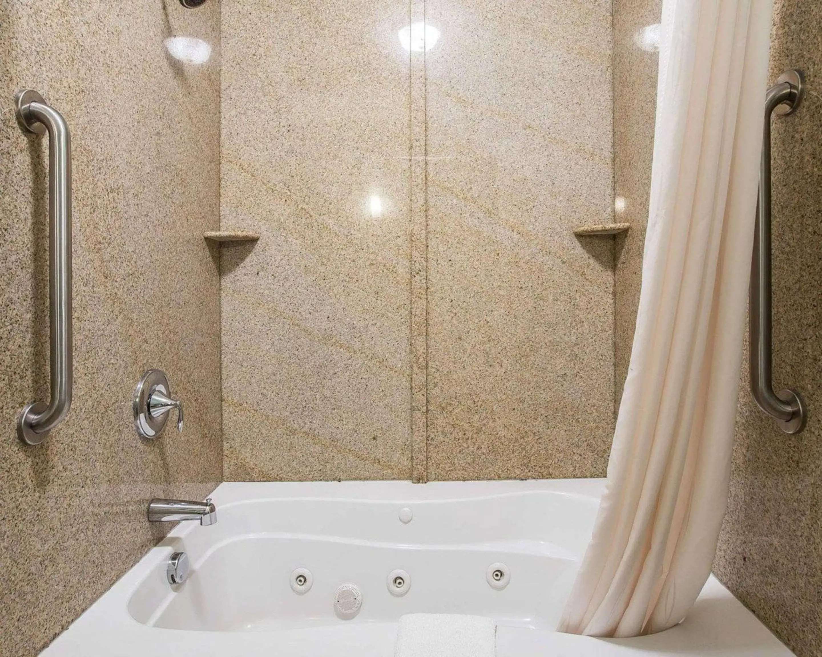 Bedroom in Comfort Suites Simpsonville - Greenville Bedroom in Comfort Suites Simpsonville - Greenville