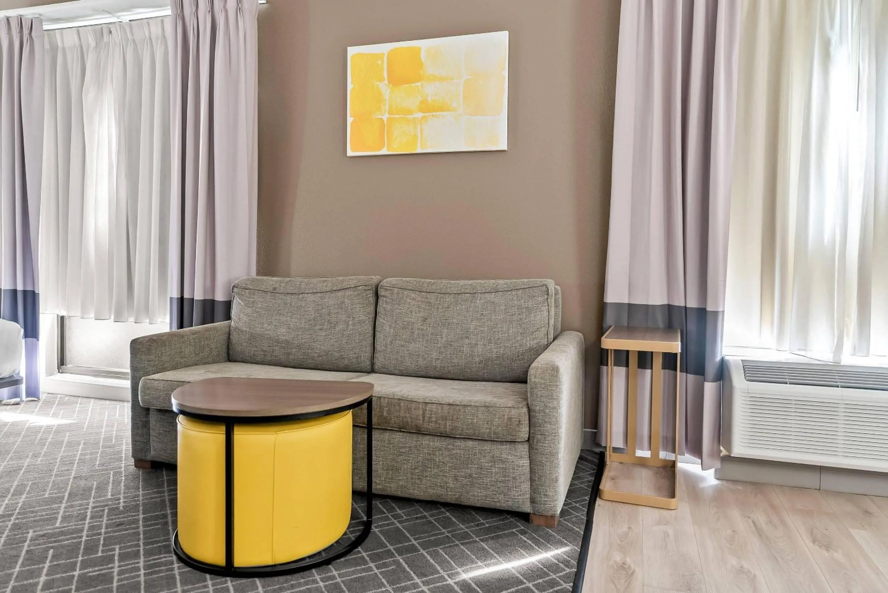 Bedroom in Comfort Suites Simpsonville - Greenville