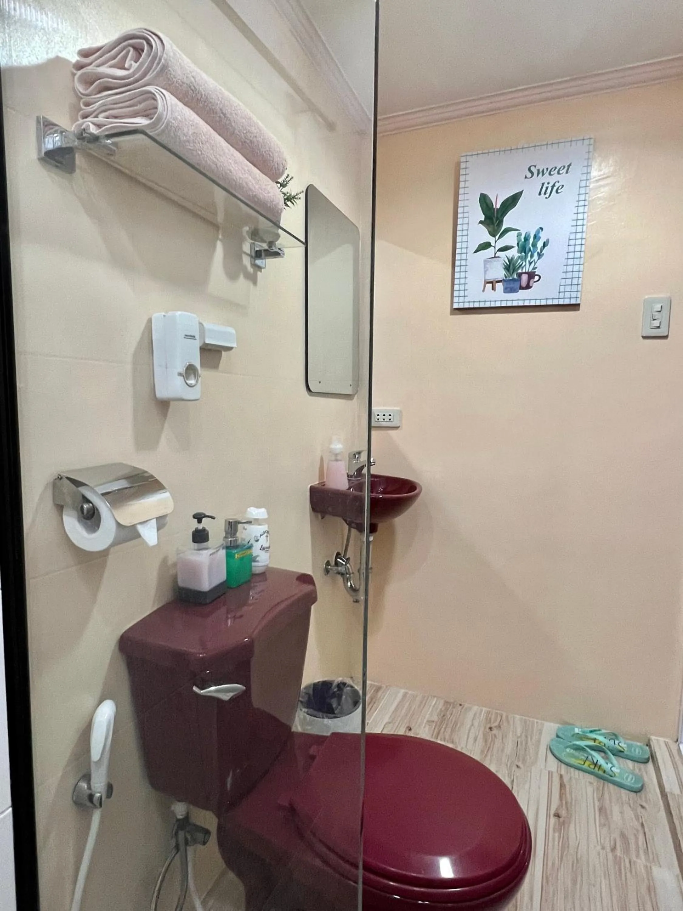 Toilet in Palompon Sugar's Inn