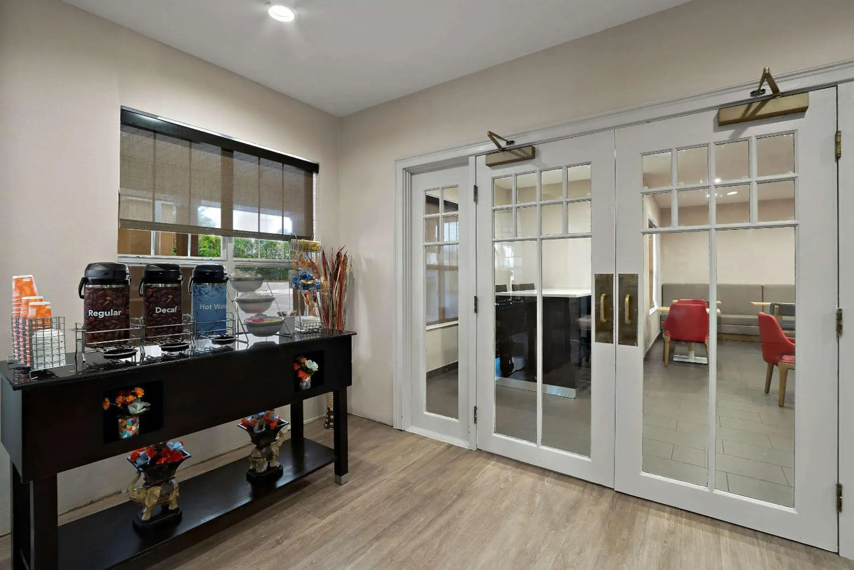 Breakfast in Comfort Inn & Suites Santee I-95 Breakfast in Comfort Inn & Suites Santee I-95