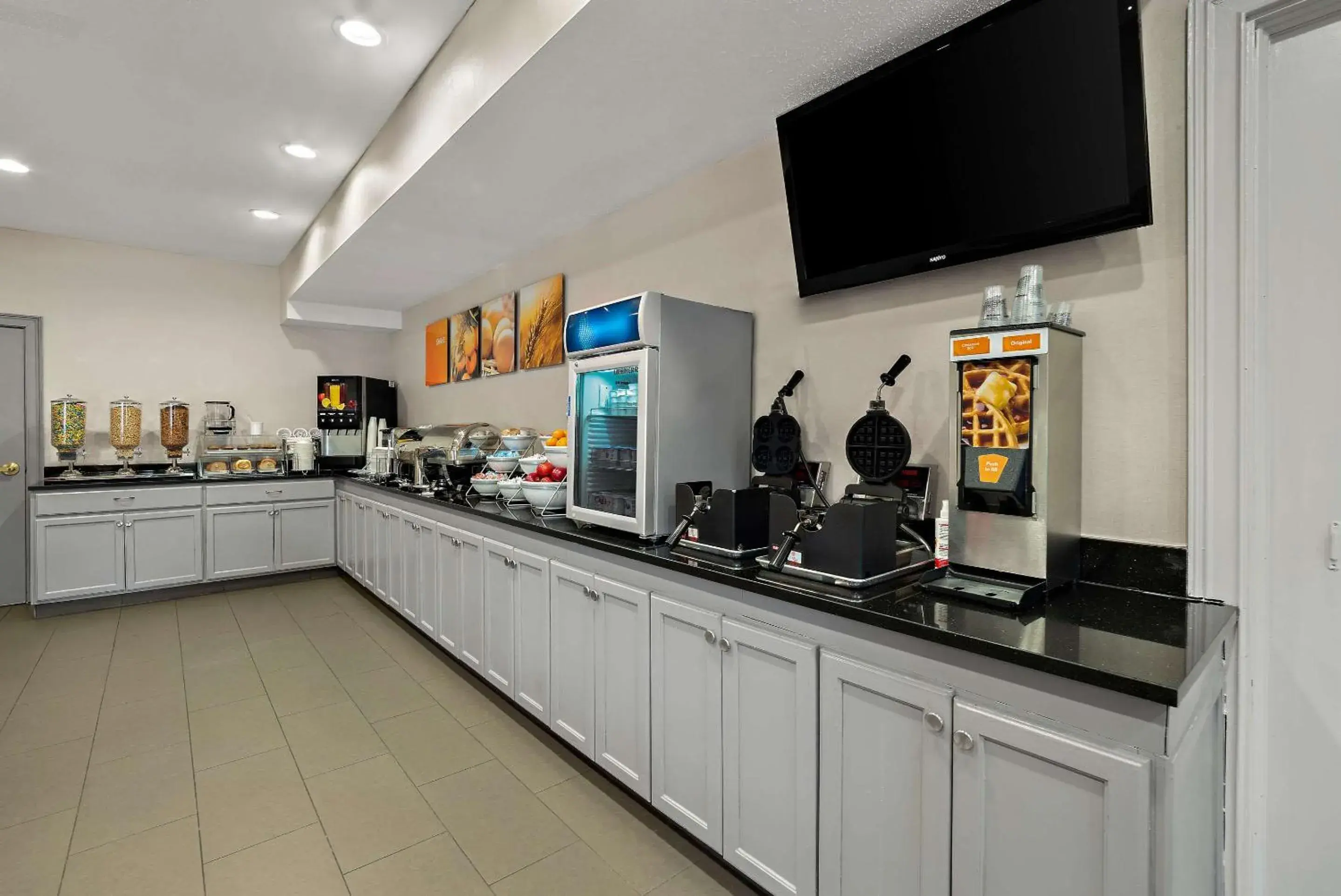 Breakfast in Comfort Inn & Suites Santee I-95 Breakfast in Comfort Inn & Suites Santee I-95