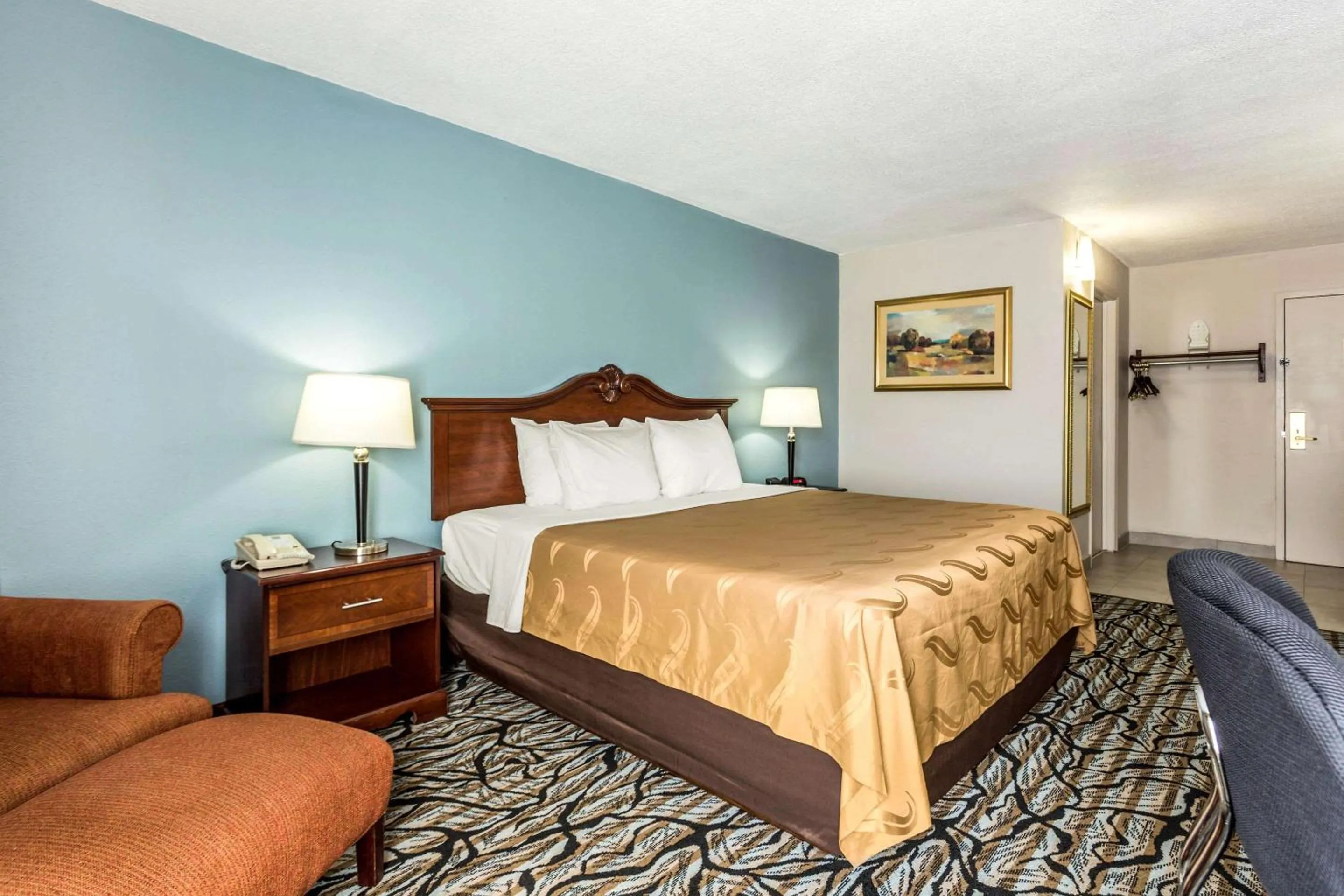 Photo of the whole room, Bed in Quality Inn Fort Mill near Carowinds Blvd
