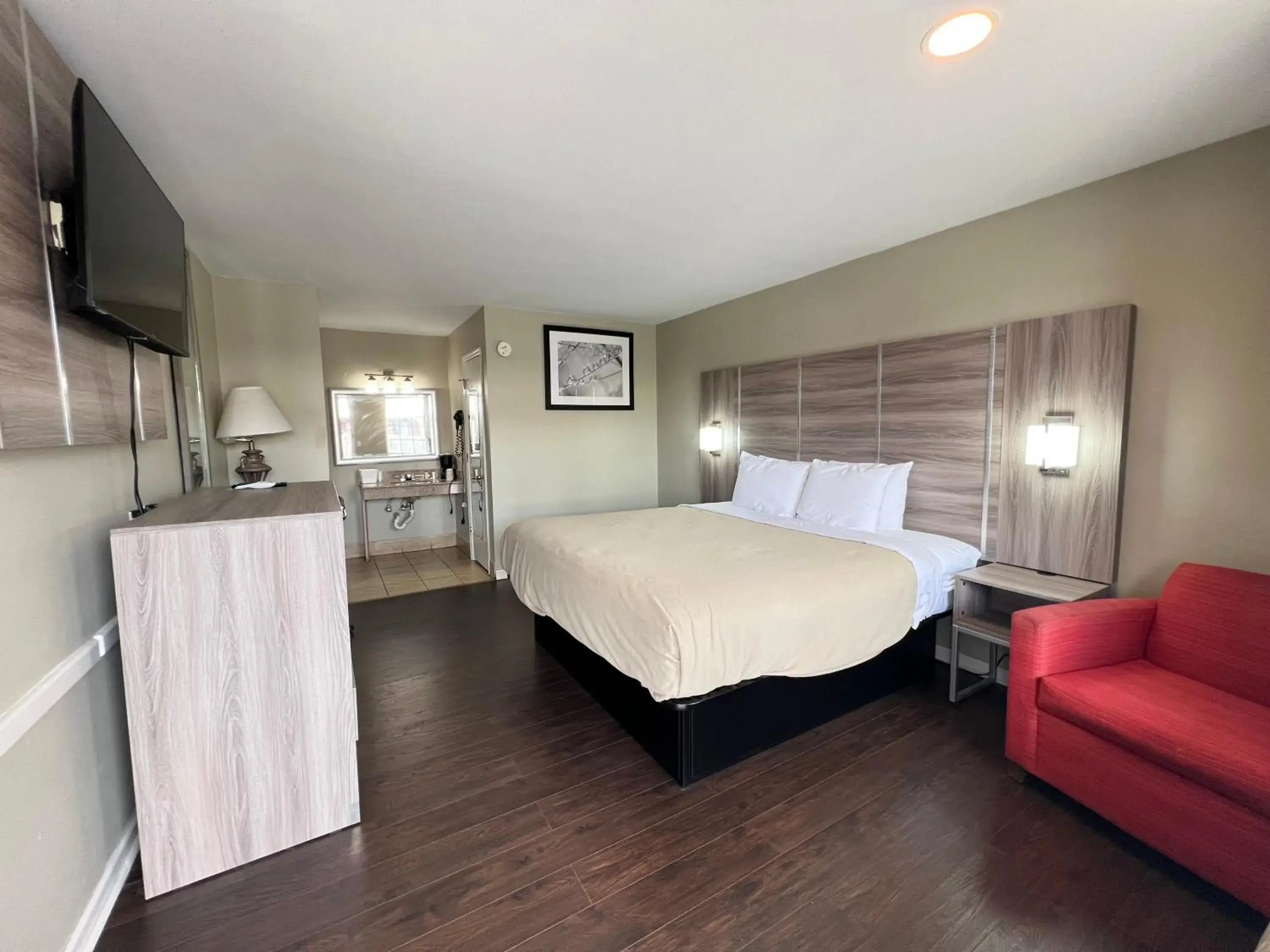 Bed in Travelodge by Wyndham Santee Bed in Travelodge by Wyndham Santee