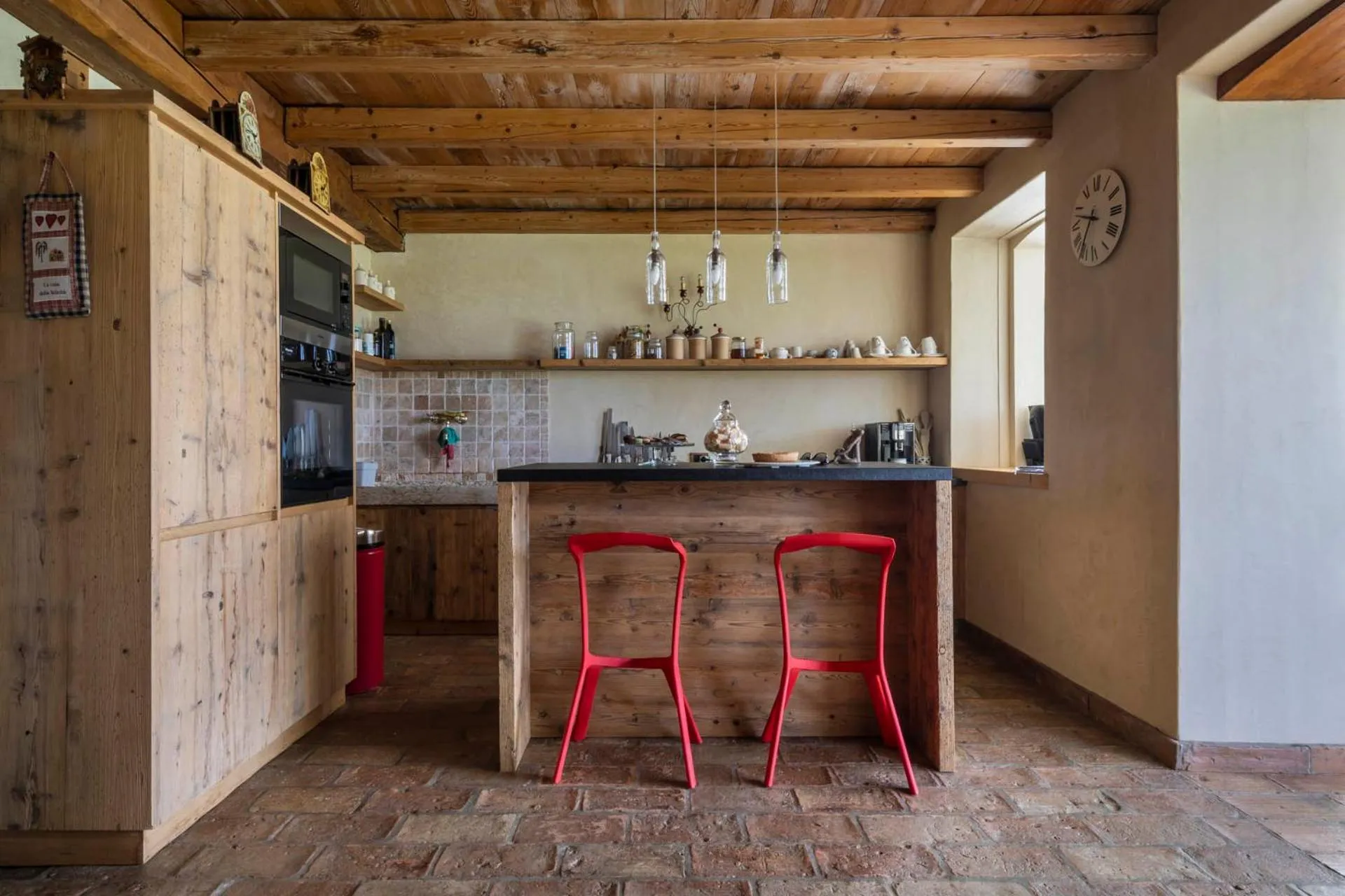 Internal: Not applicable to any particular room in LA TANA DEL GRILLO