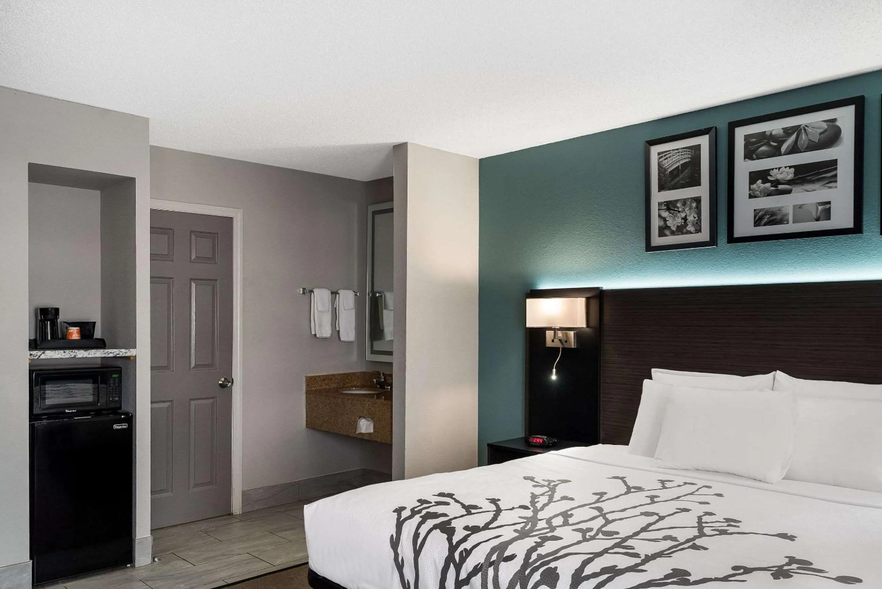 Bedroom in Sleep Inn Spartanburg Southwest