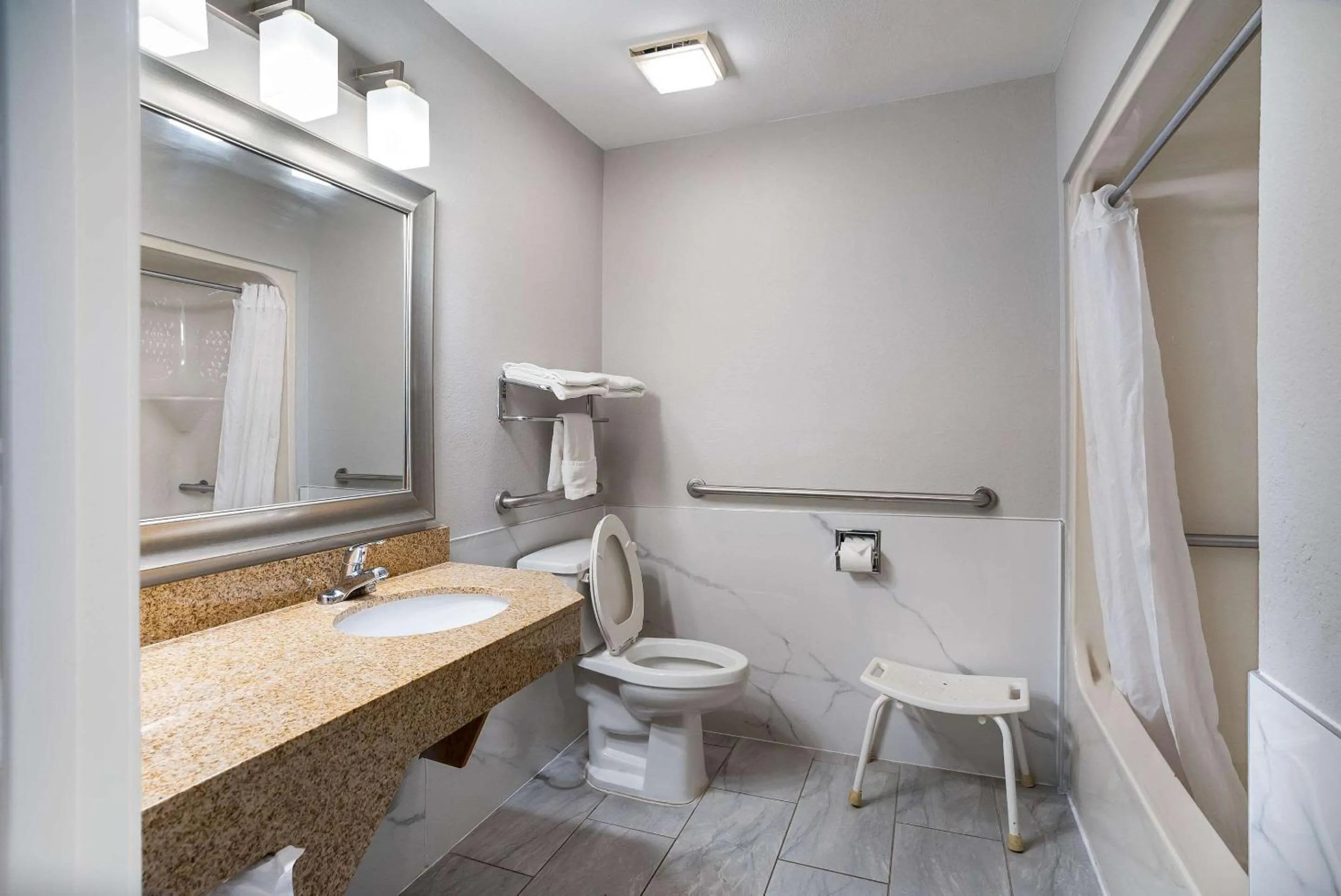 Bedroom in Sleep Inn Spartanburg Southwest