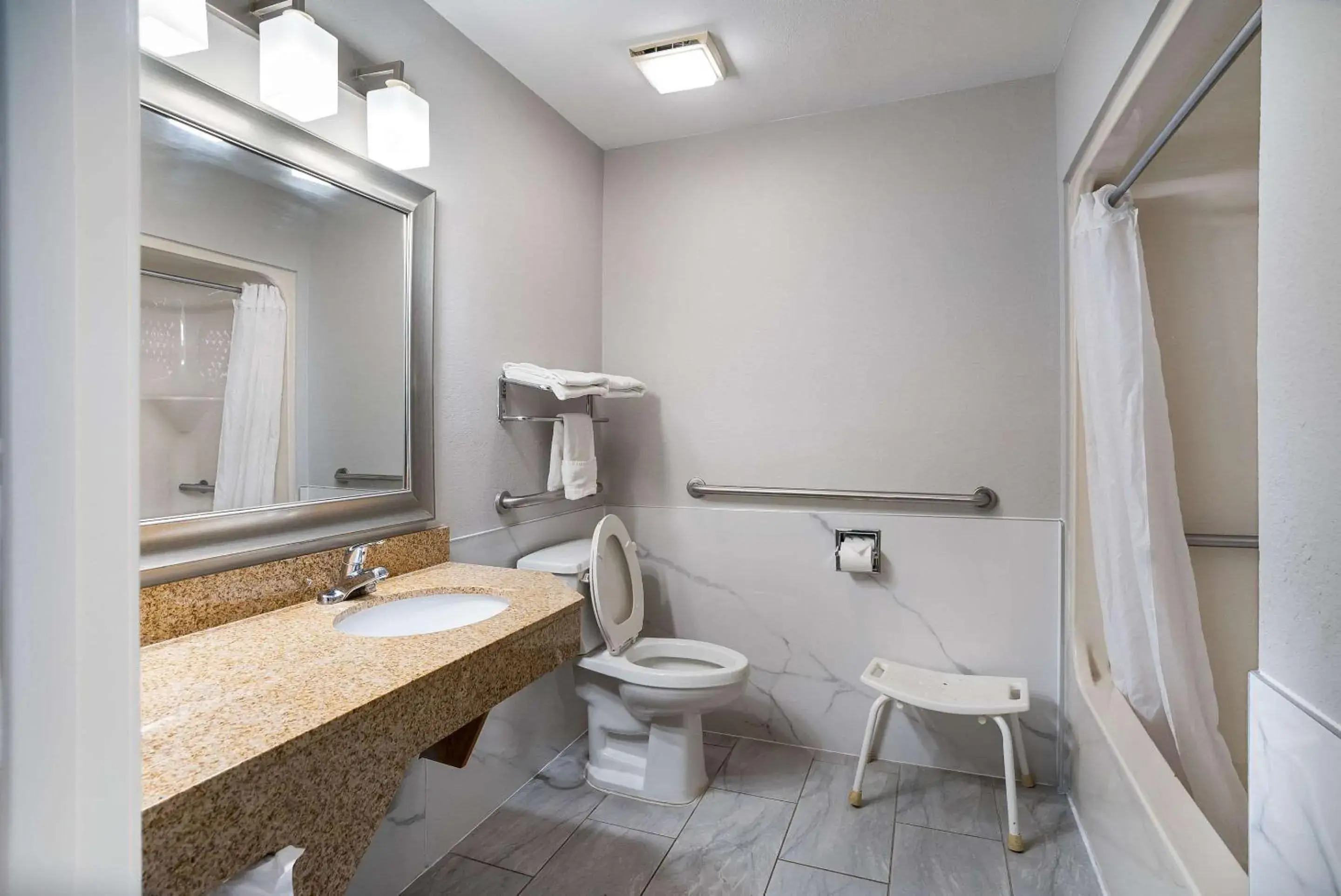 Bedroom in Sleep Inn Spartanburg Southwest Bedroom in Sleep Inn Spartanburg Southwest