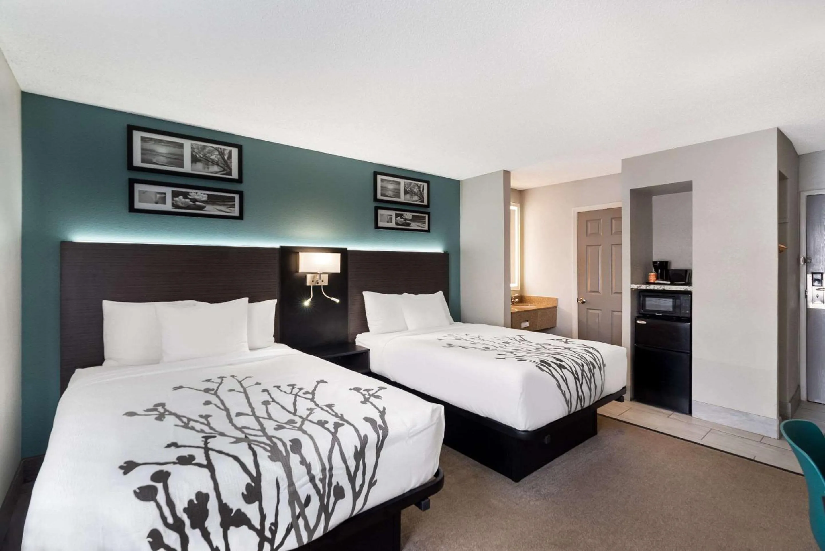 Bedroom in Sleep Inn Spartanburg Southwest