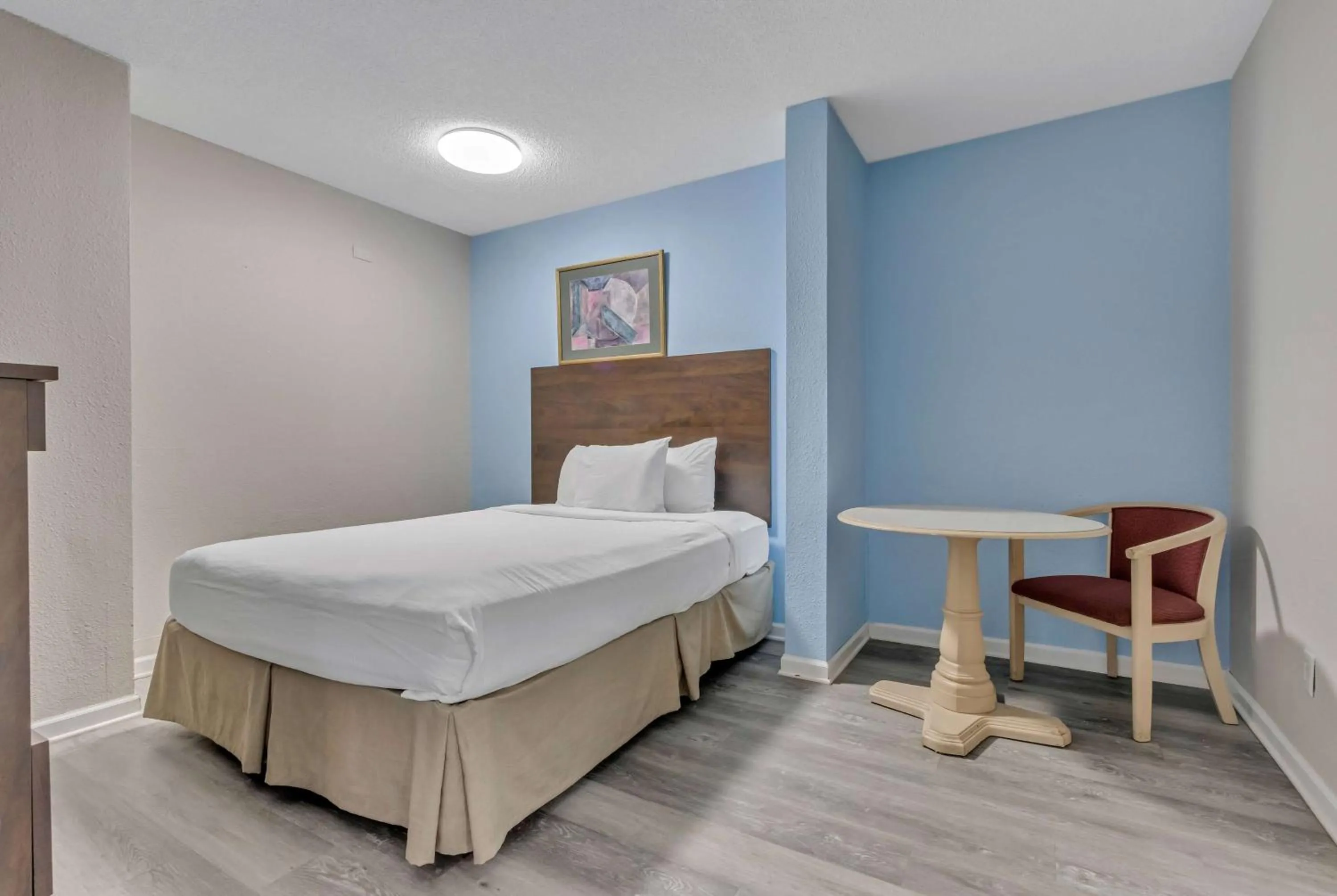 Photo of the whole room, Bed in Baymont by Wyndham North Myrtle Beach