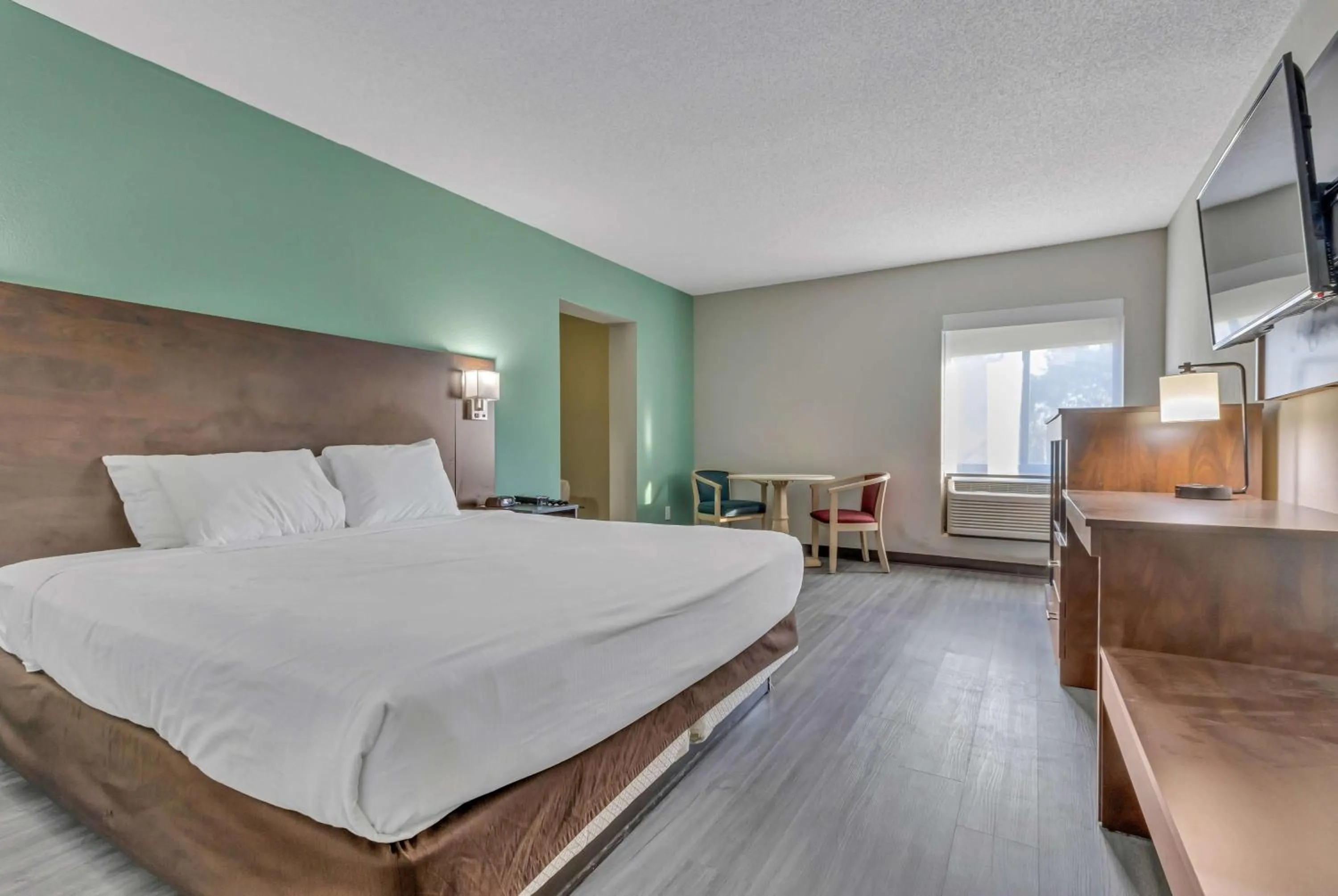 Photo of the whole room, Bed in Baymont by Wyndham North Myrtle Beach