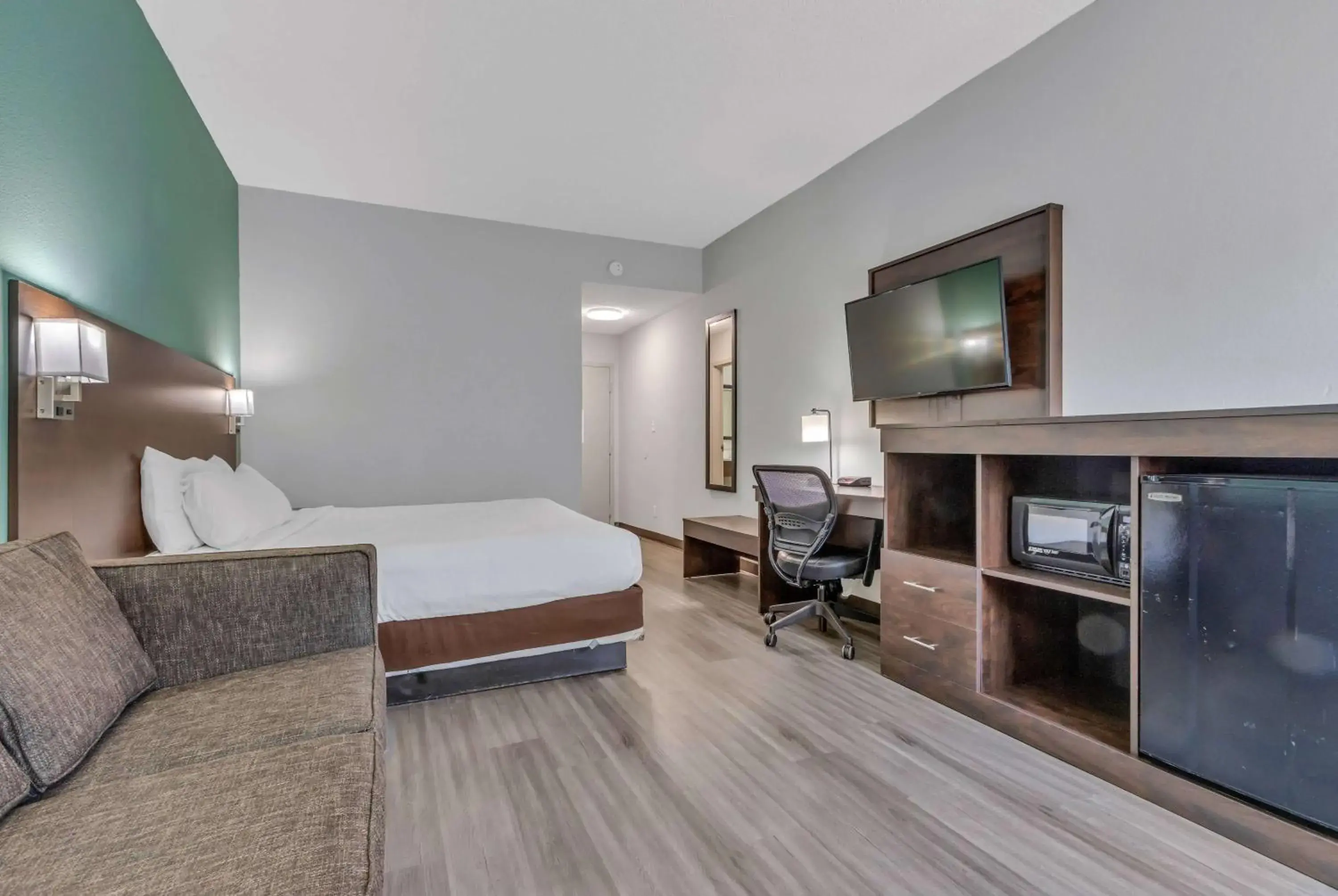 Photo of the whole room, Bed in Baymont by Wyndham North Myrtle Beach Photo of the whole room, Bed in Baymont by Wyndham North Myrtle Beach