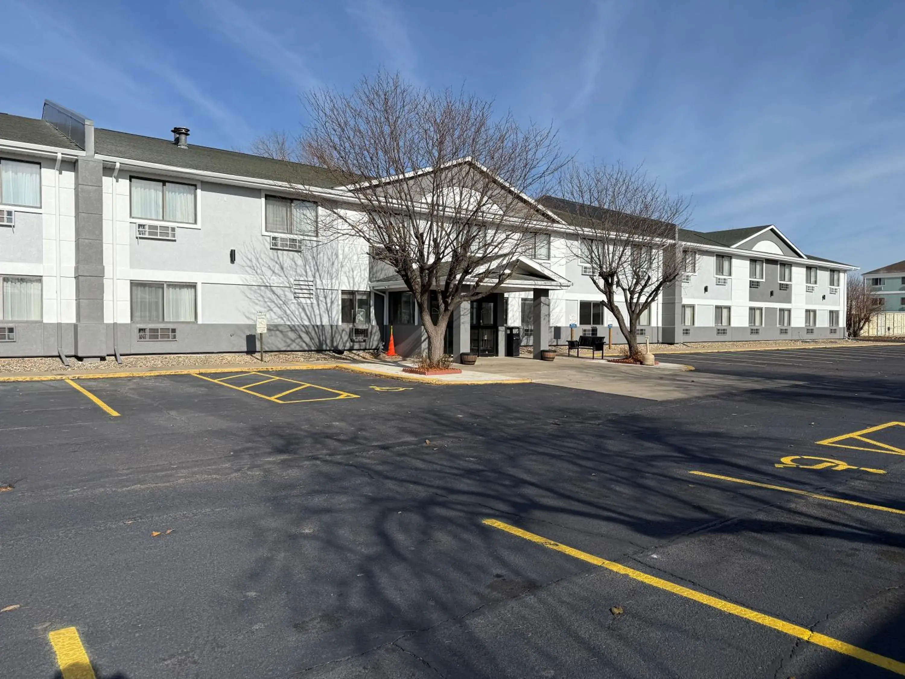 Property building in Quality Inn & Suites Sioux Falls South Property building in Quality Inn & Suites Sioux Falls South