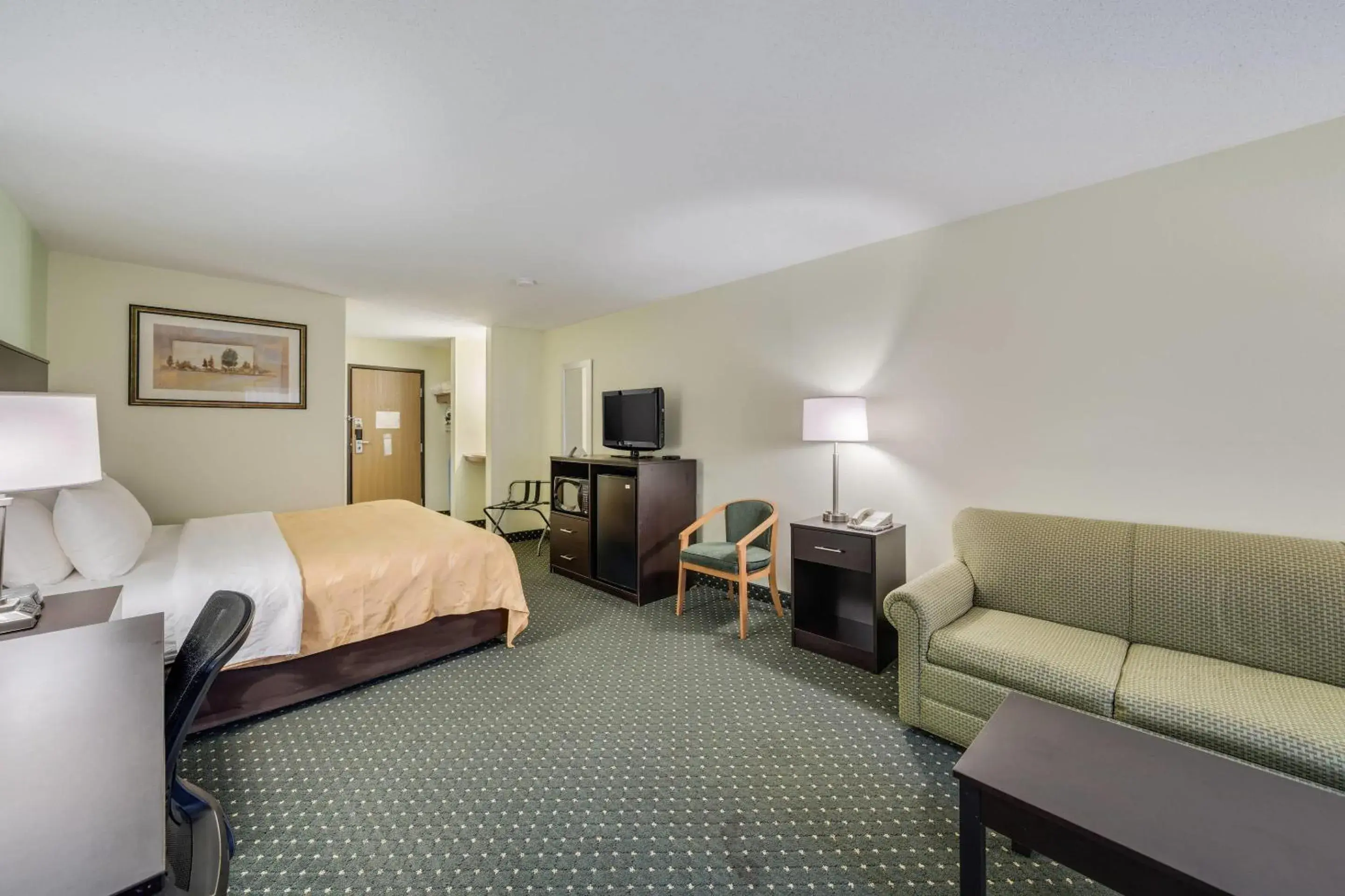 Bedroom, Bed in Quality Inn & Suites Sioux Falls South Bedroom, Bed in Quality Inn & Suites Sioux Falls South