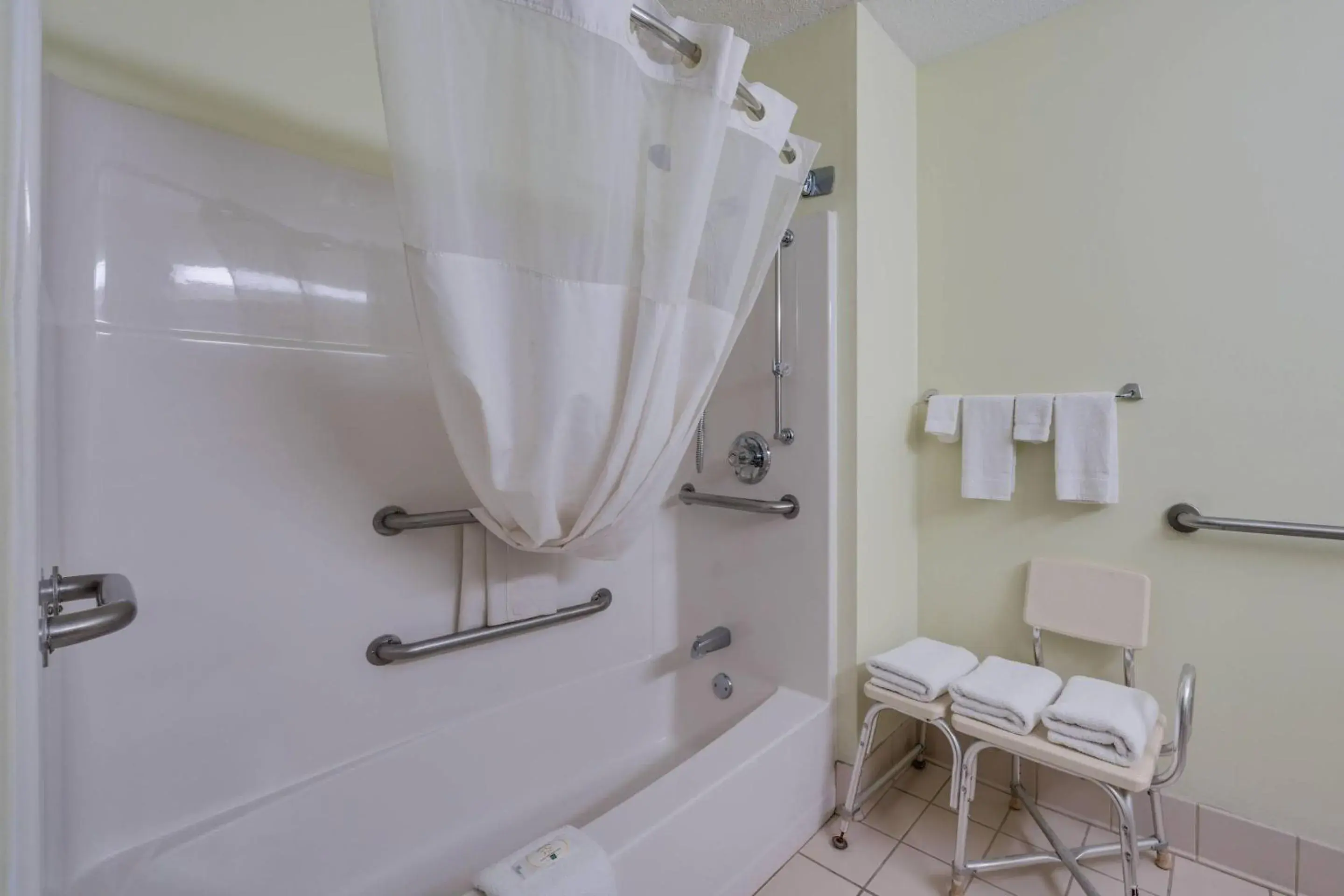 Bedroom in Quality Inn & Suites Sioux Falls South Bedroom in Quality Inn & Suites Sioux Falls South