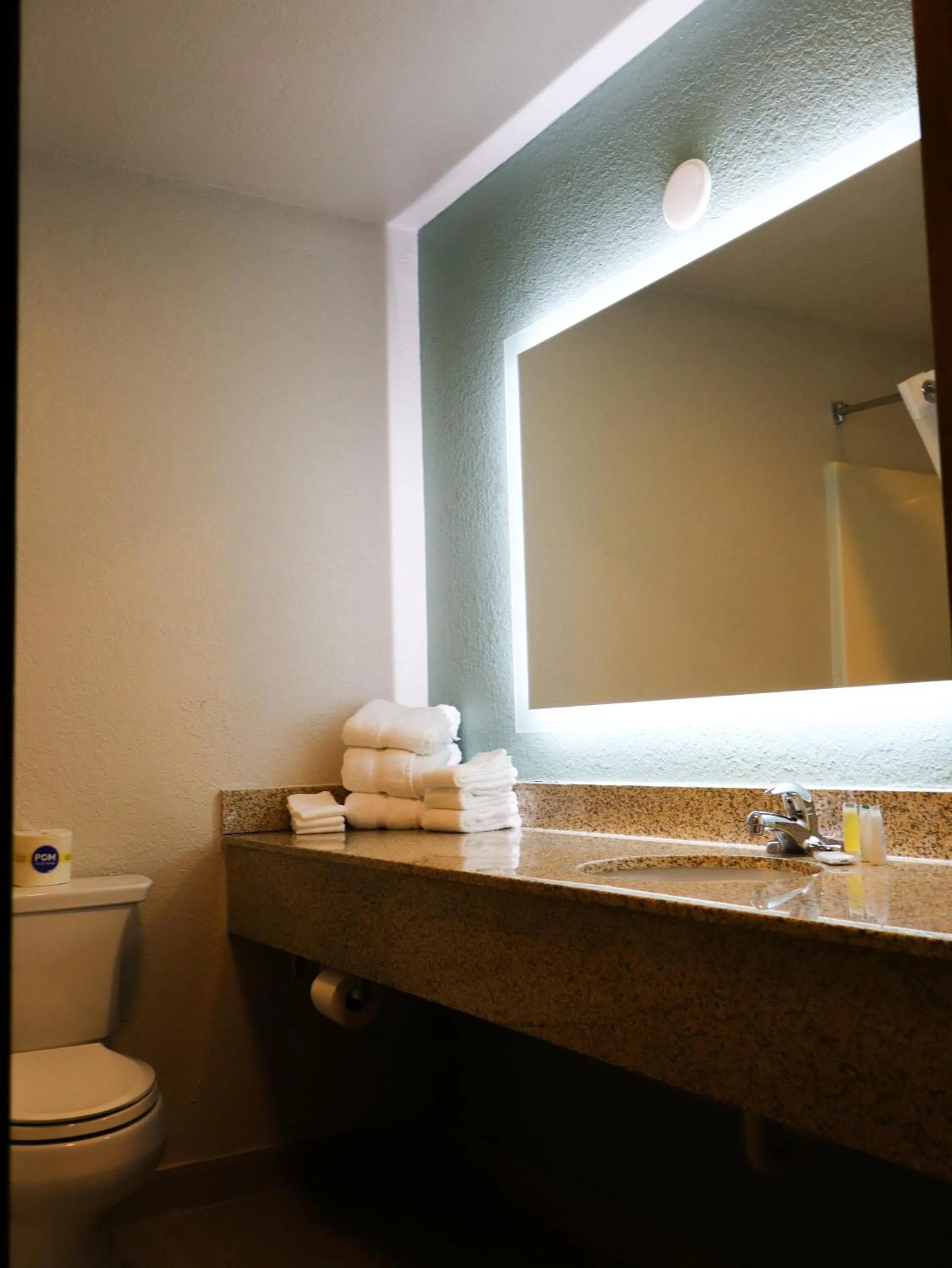 Travelodge by Wyndham Rapid City - Black Hills