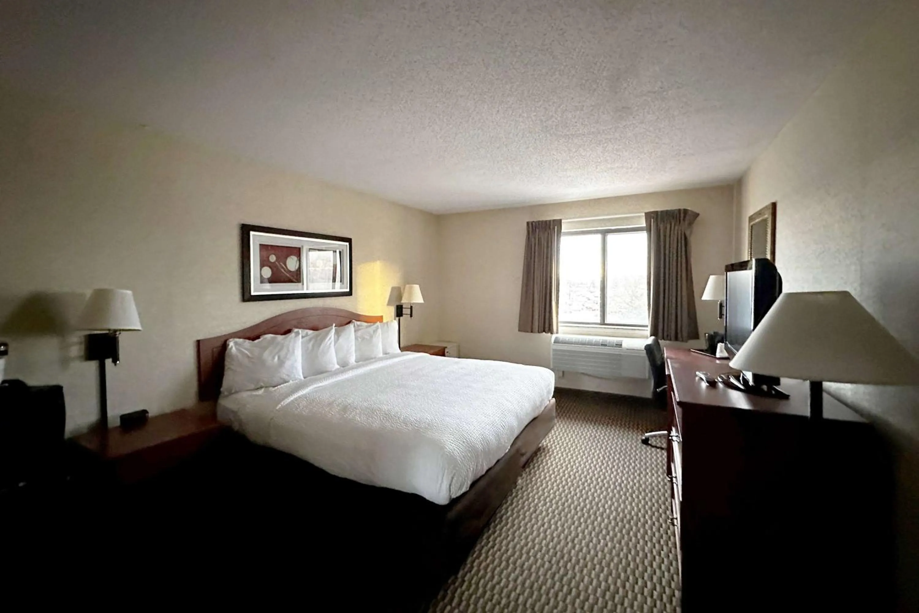 Photo of the whole room, Bed in Quality Inn & Suites I-90