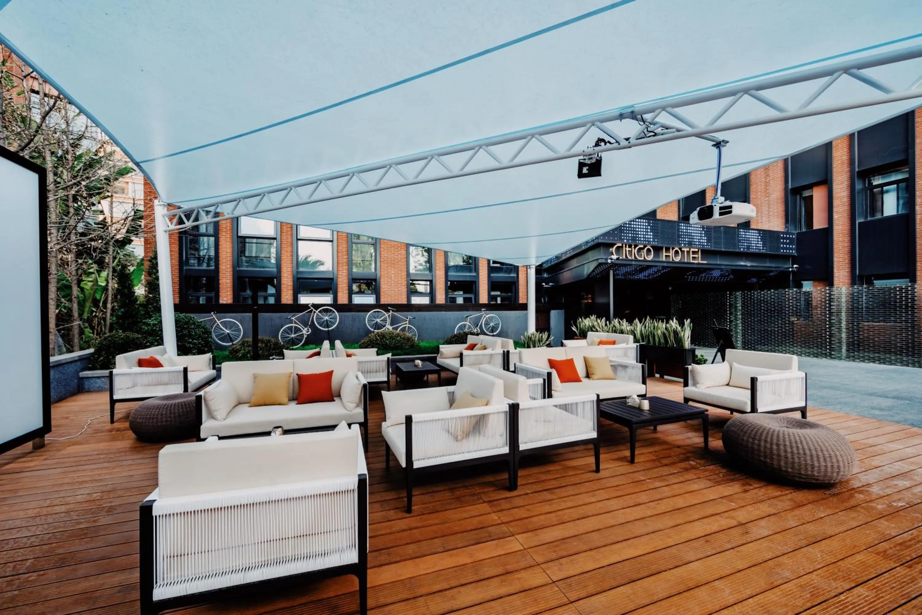 Balcony/Terrace in CitiGO Hotel Green Lake Kunming