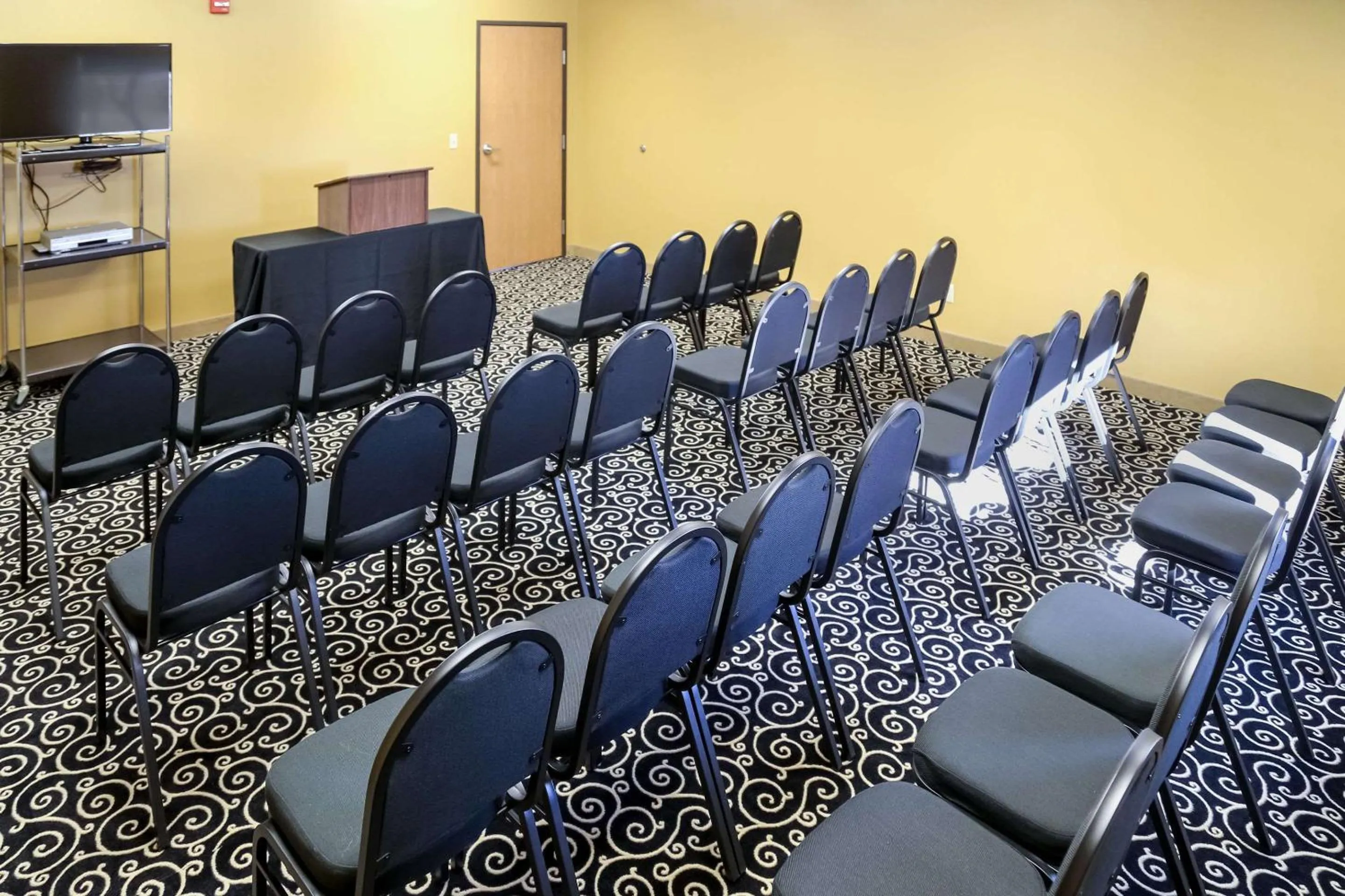 Meeting/conference room in Quality Inn & Suites Watertown near Prairie Lakes Ice Arena