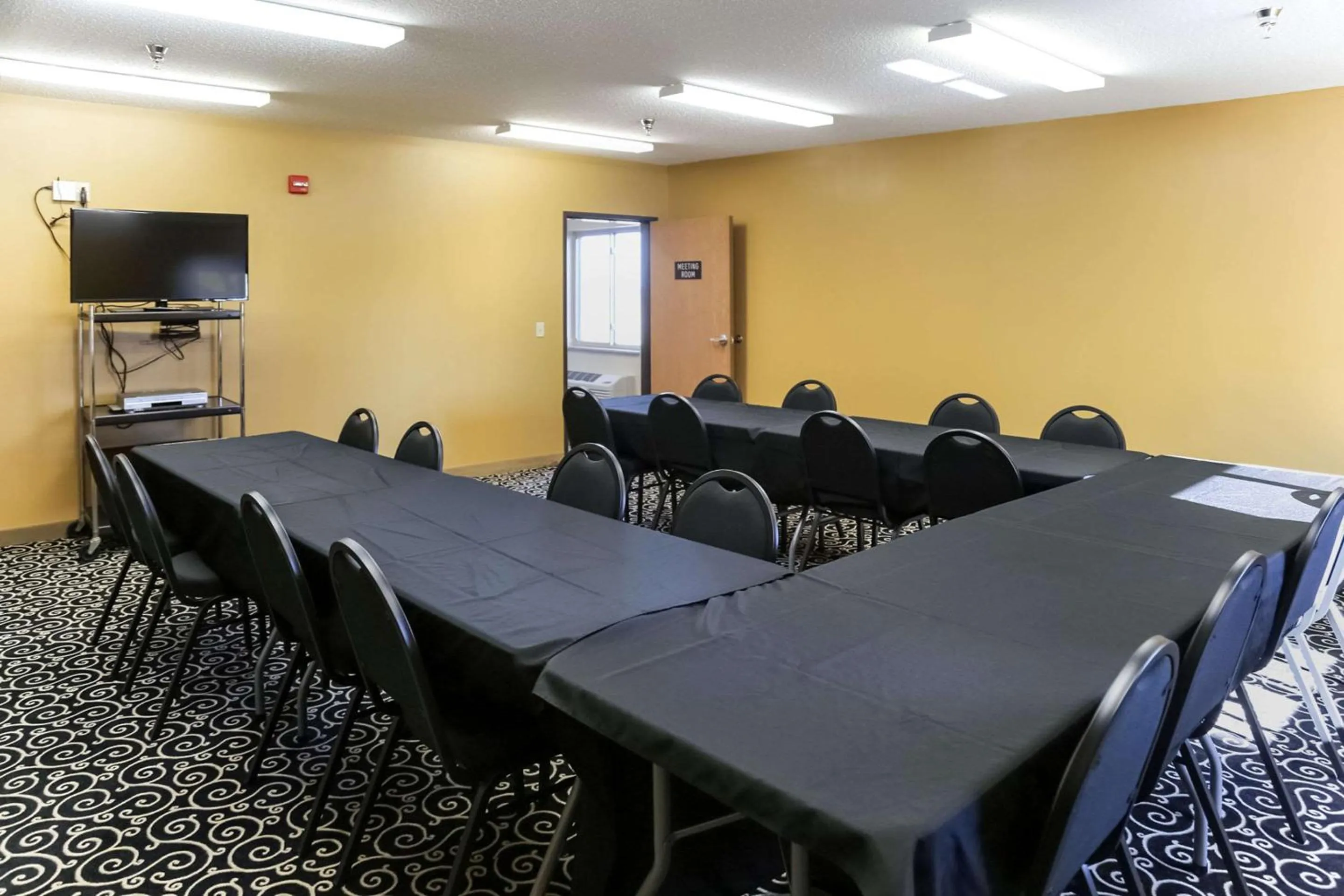Meeting/conference room in Quality Inn & Suites Watertown near Prairie Lakes Ice Arena