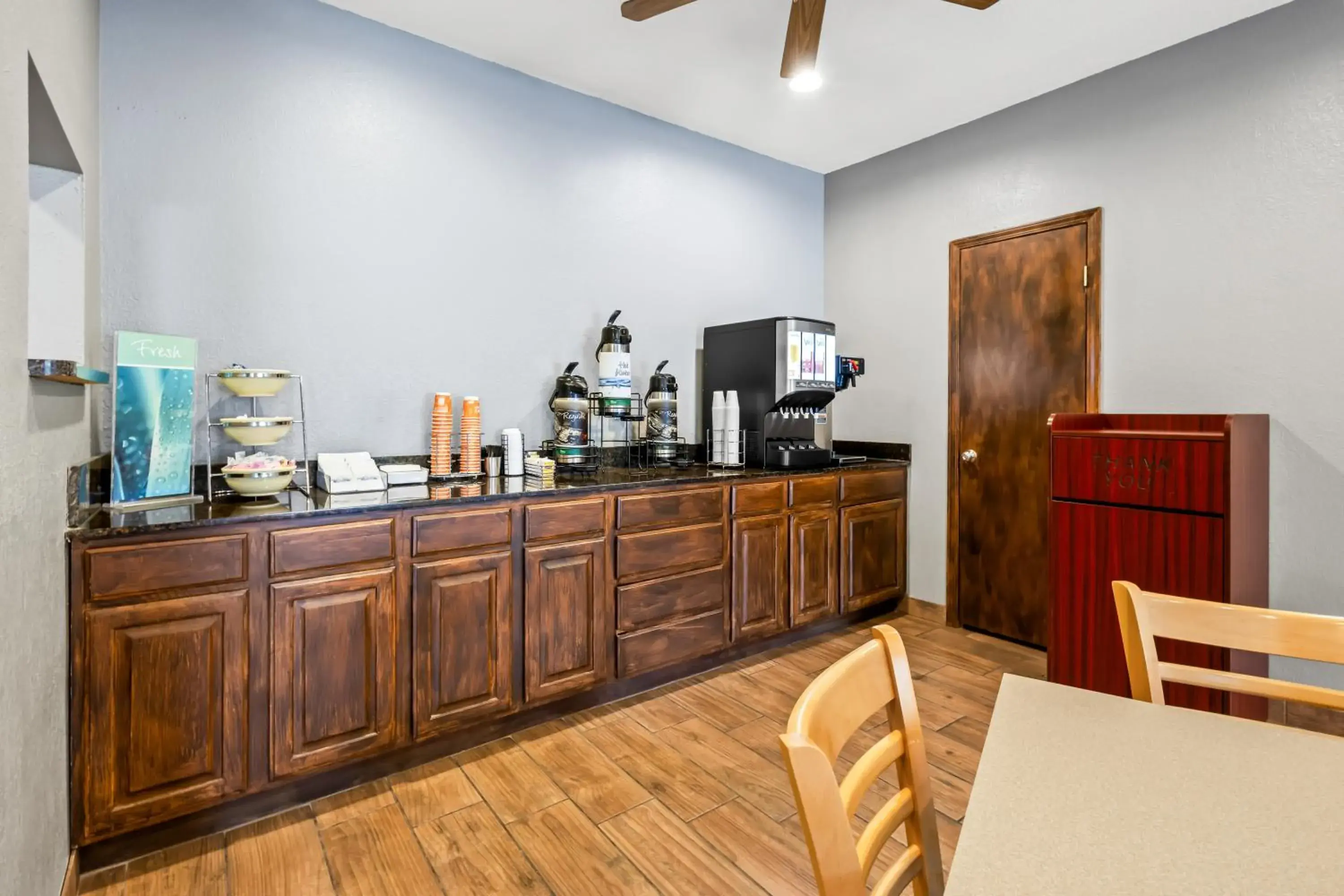 Breakfast in Quality Inn Brookings-University Breakfast in Quality Inn Brookings-University