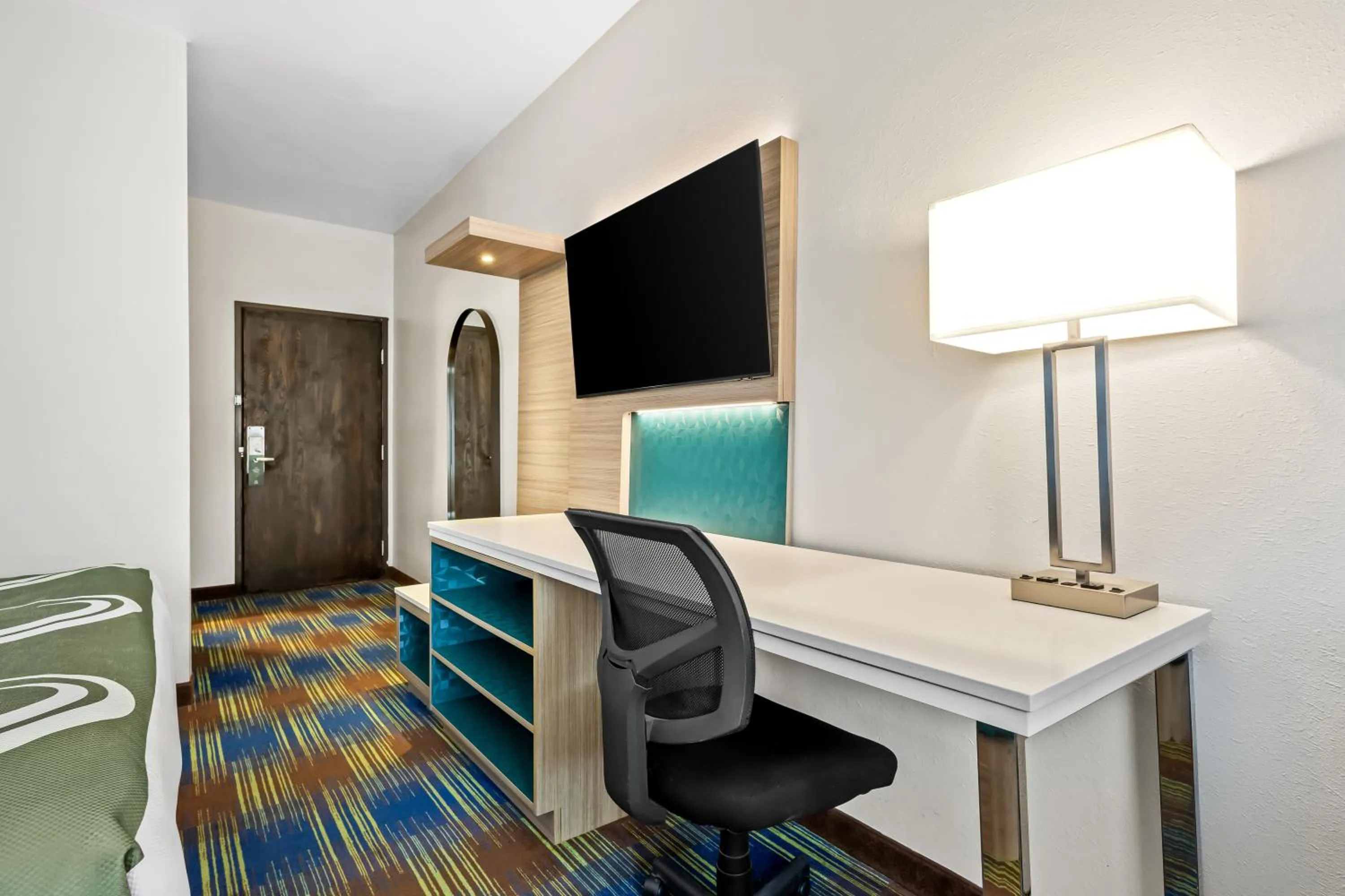 TV and multimedia in Quality Inn Brookings-University