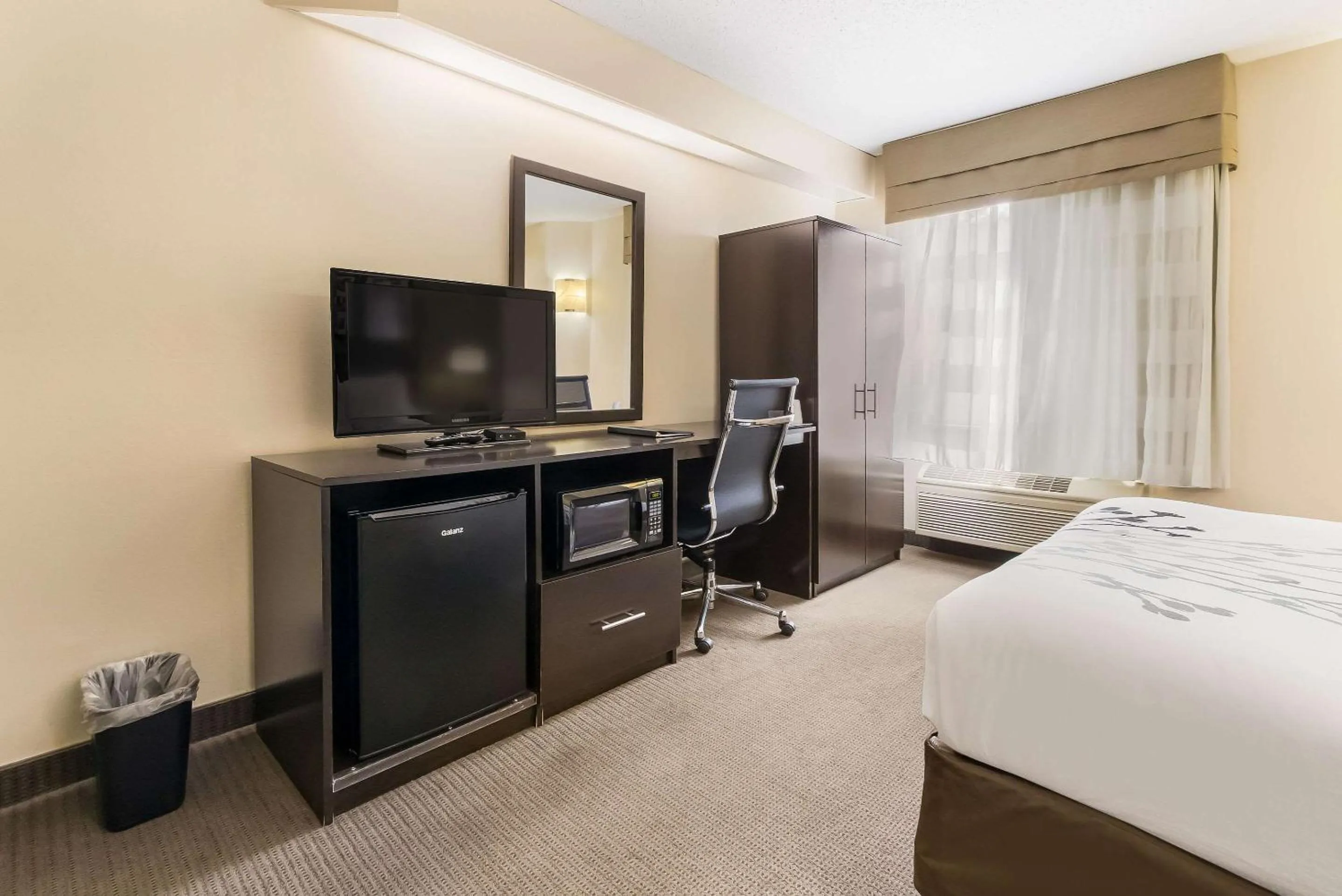 Bedroom, Bed in Sleep Inn Sioux Falls Airport