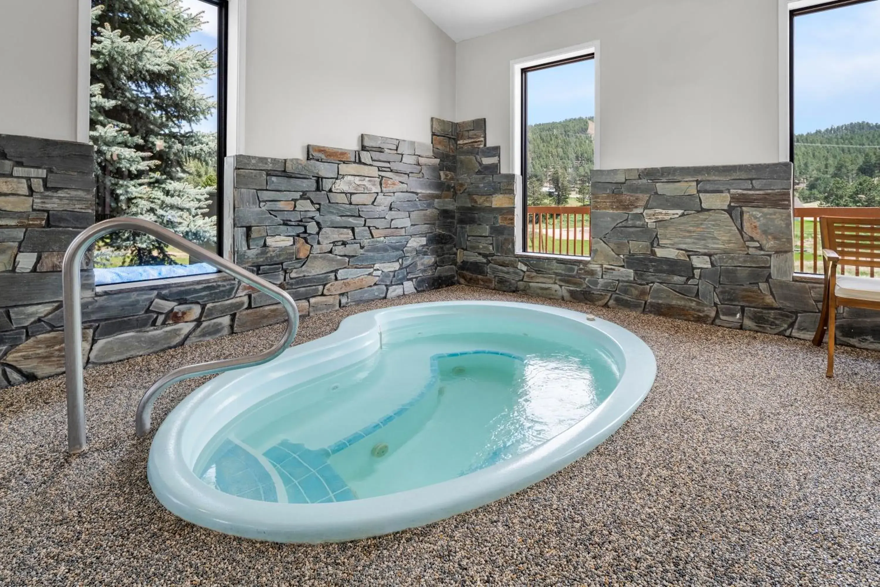 Swimming pool in EverSpring Inn & Suites Swimming pool in EverSpring Inn & Suites