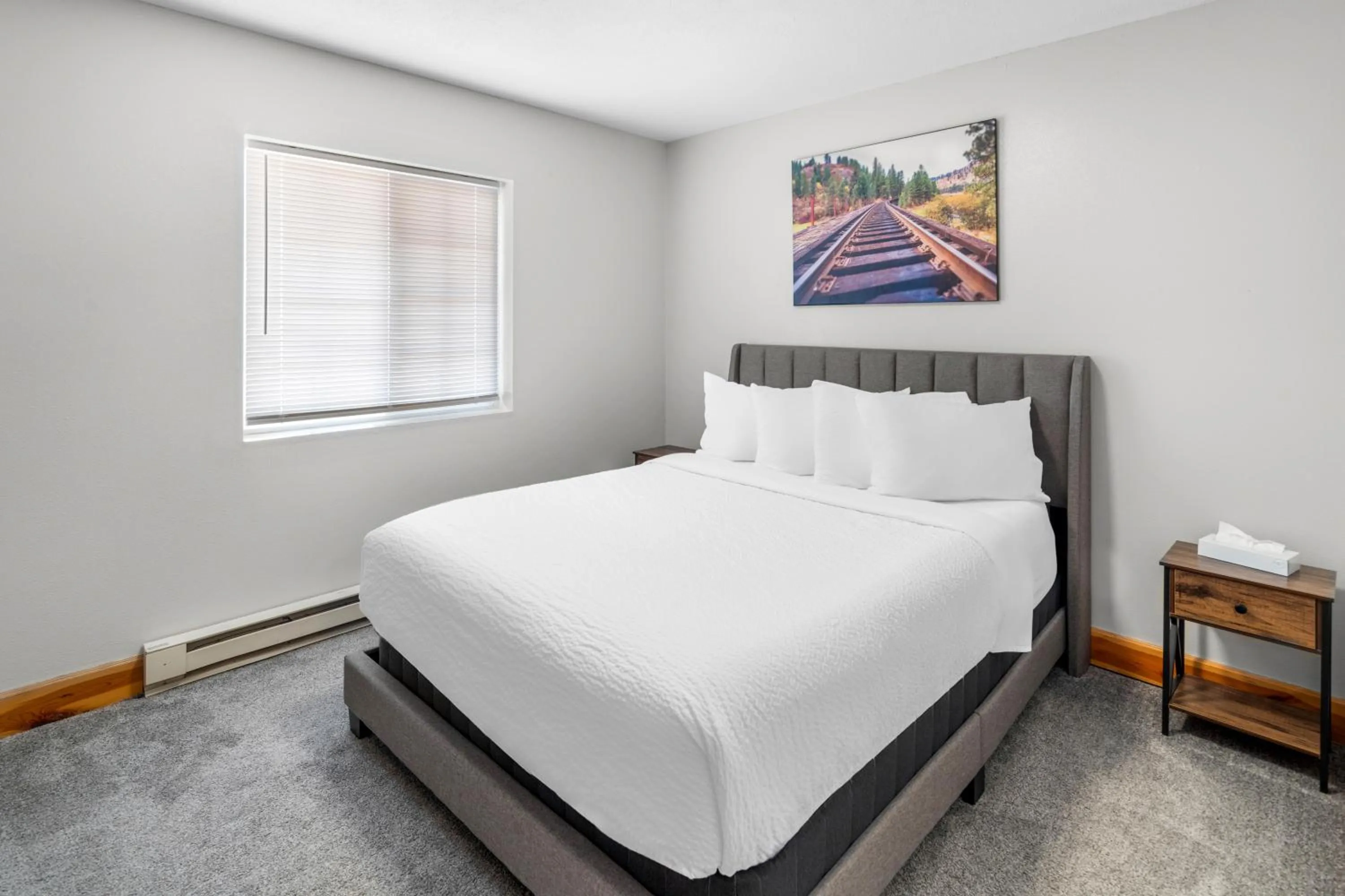 Bedroom, Bed in EverSpring Inn & Suites