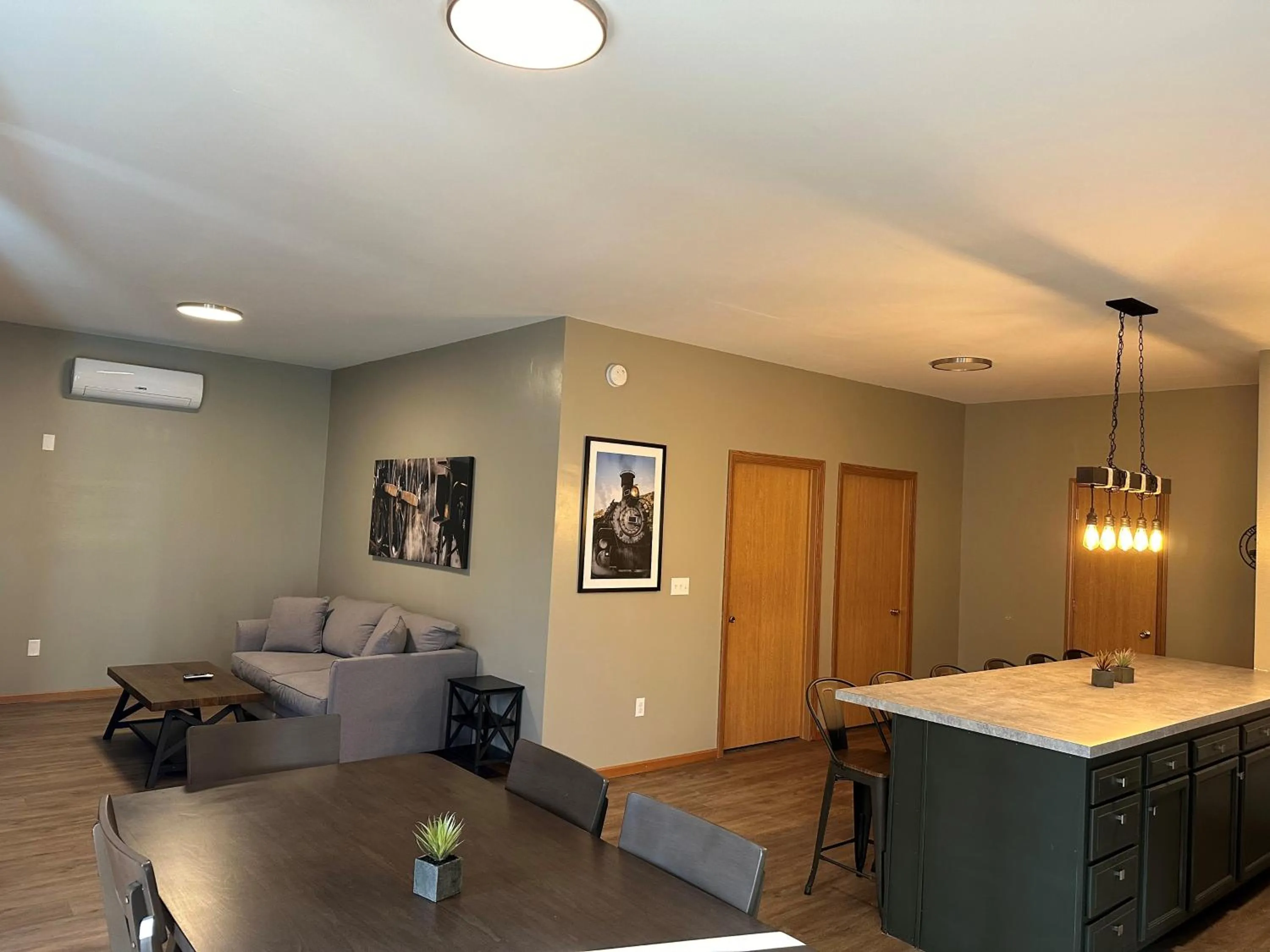 Living room in EverSpring Inn & Suites