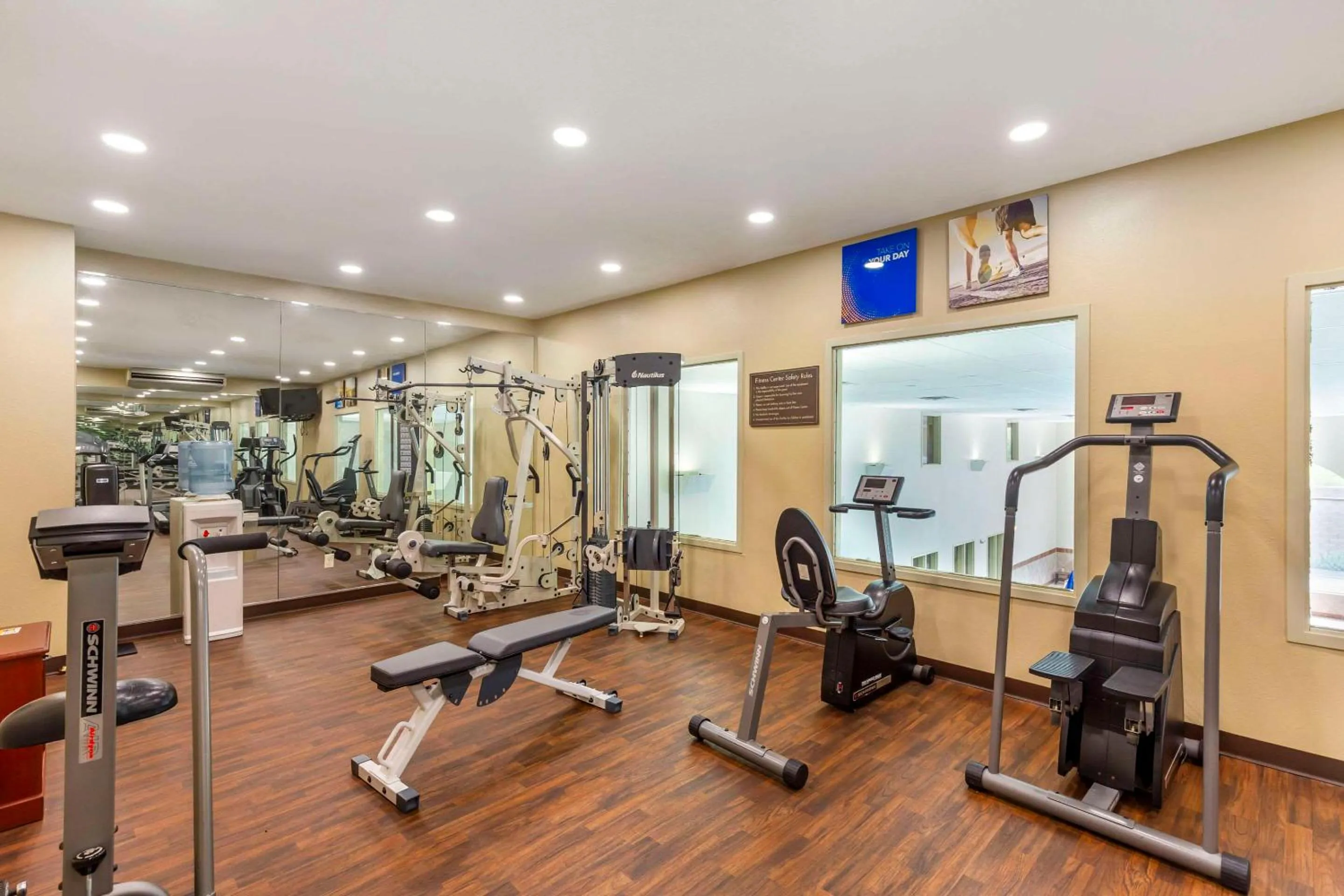 Fitness centre/facilities in Comfort Inn & Suites