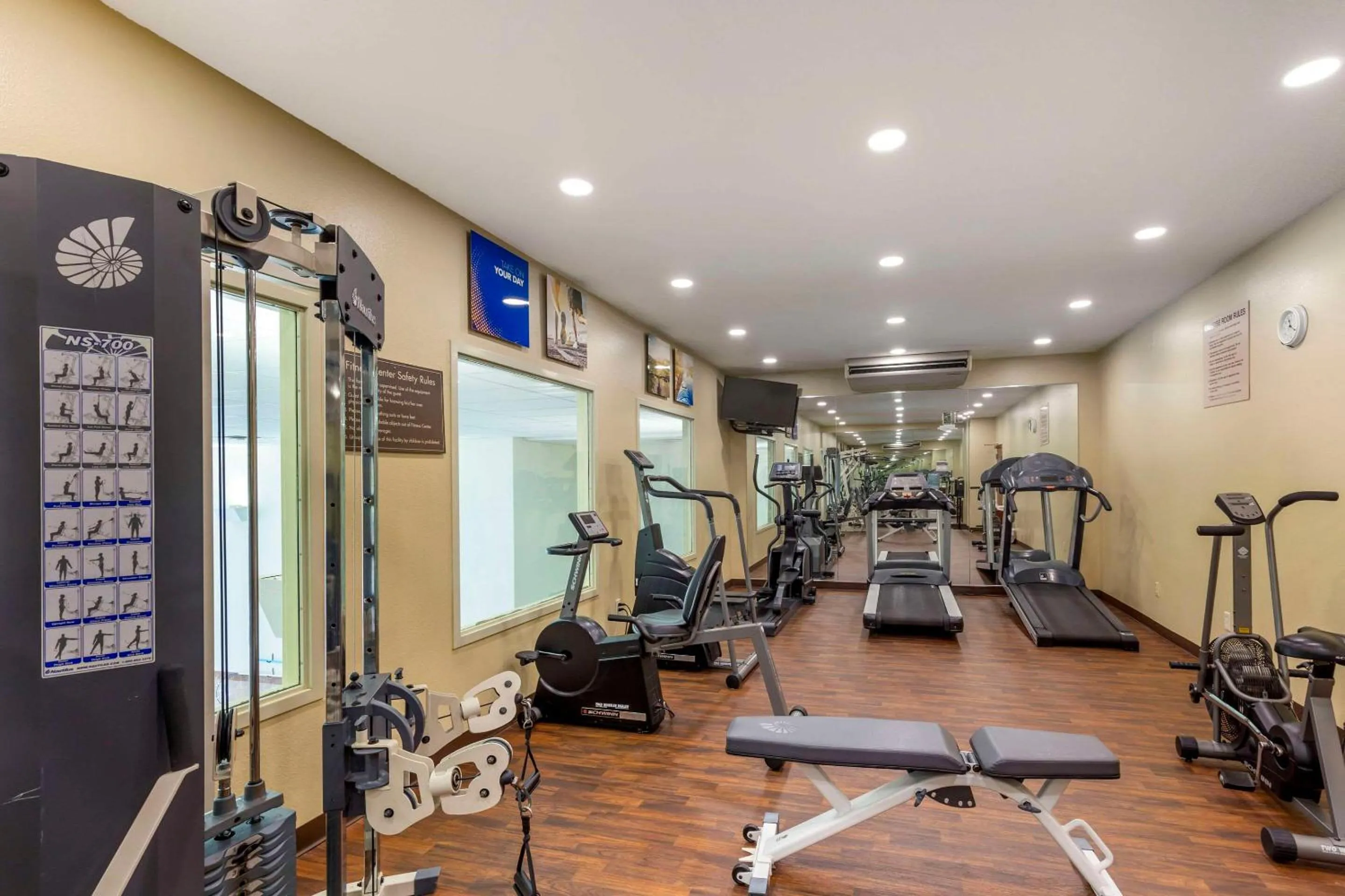 Fitness centre/facilities in Comfort Inn & Suites