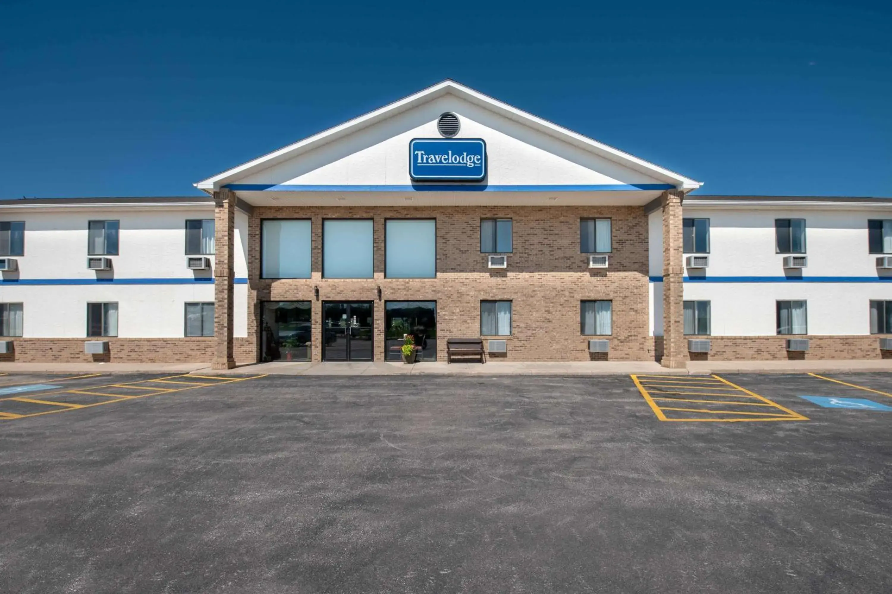 Property building in Travelodge by Wyndham Spearfish Property building in Travelodge by Wyndham Spearfish