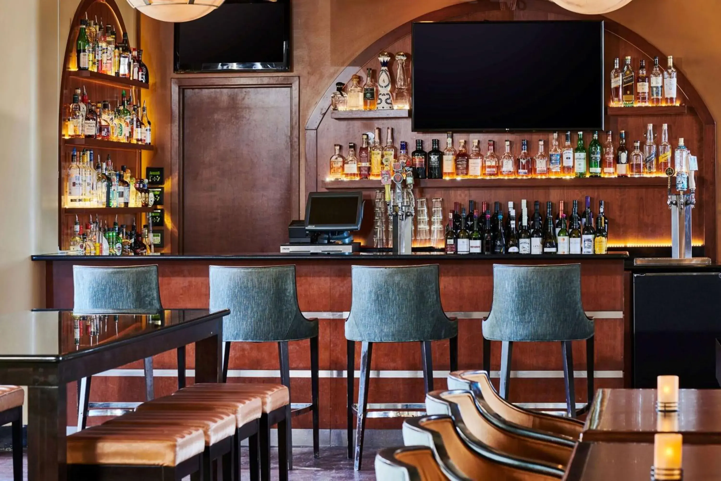 Lounge or bar in Hotel Alex Johnson Rapid City, Curio Collection by Hilton Lounge or bar in Hotel Alex Johnson Rapid City, Curio Collection by Hilton