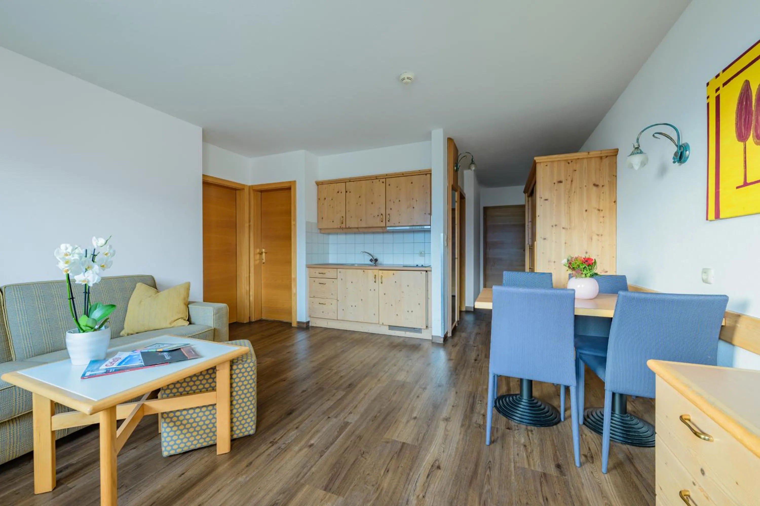 Living room in Landgasthof Bogner by SMK Event und Gastro