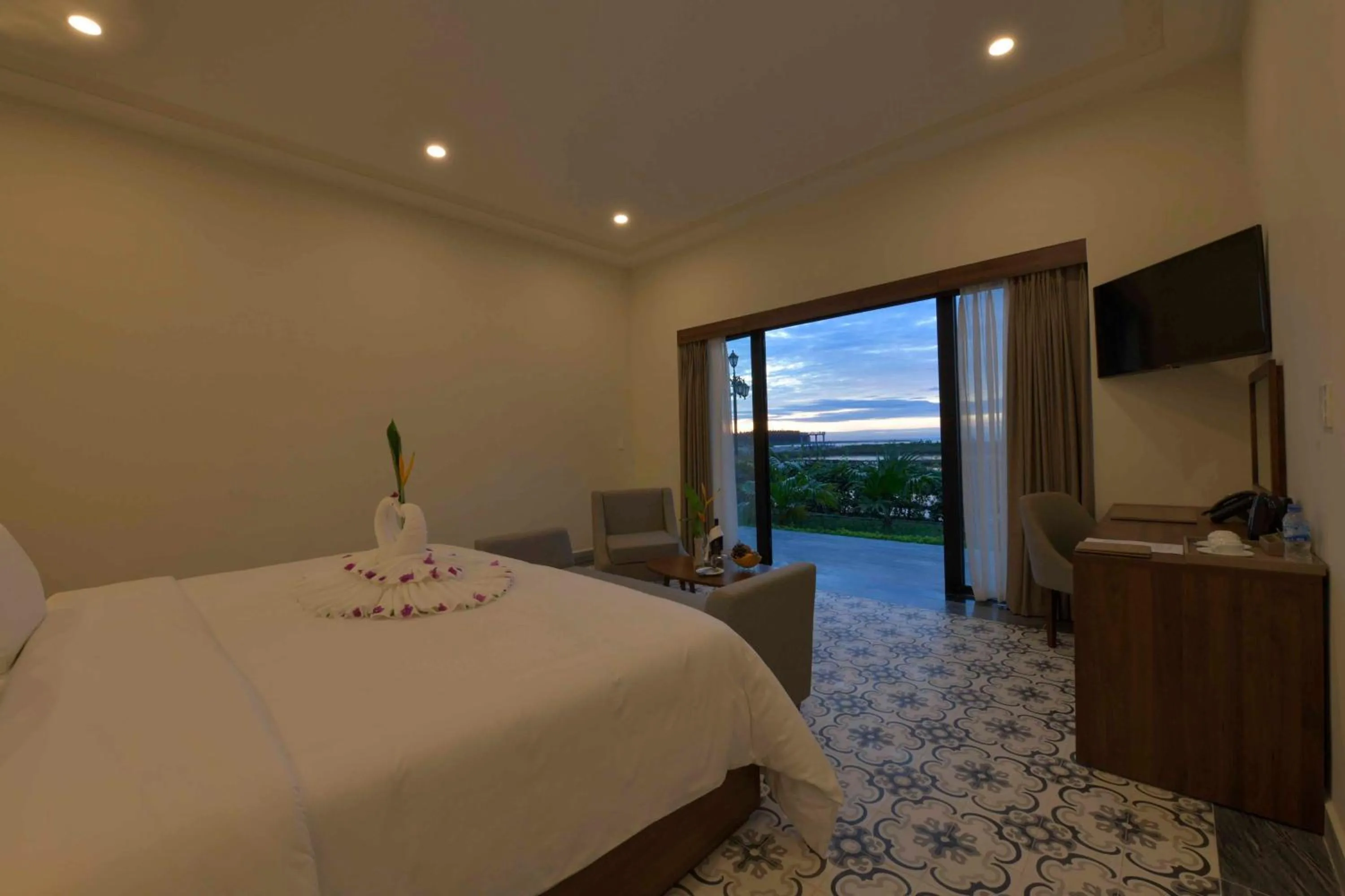 Bed in CocoLand Thu Xa Ancient Town Resort