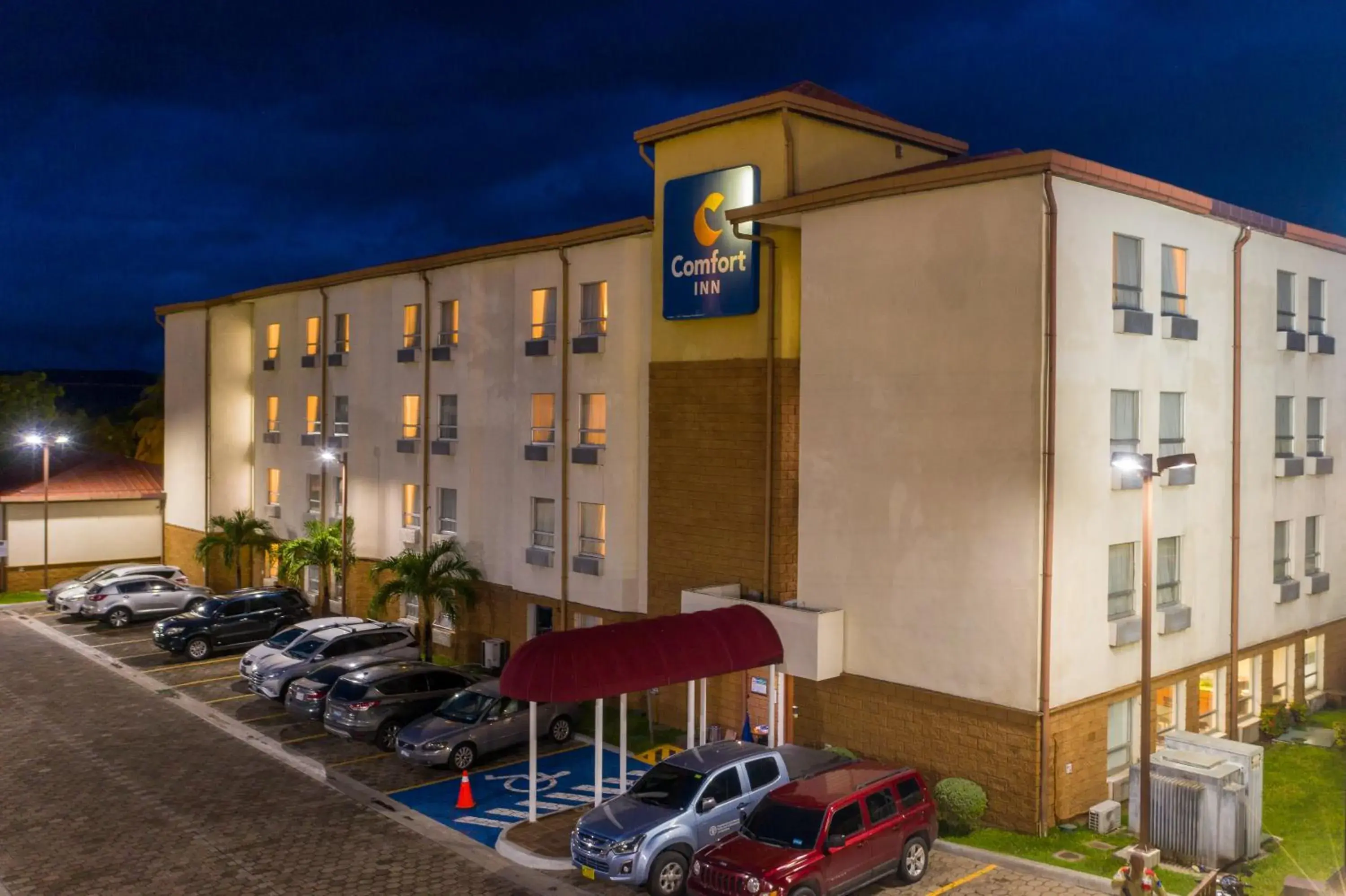 Property building in Comfort Inn Real San Miguel Property building in Comfort Inn Real San Miguel