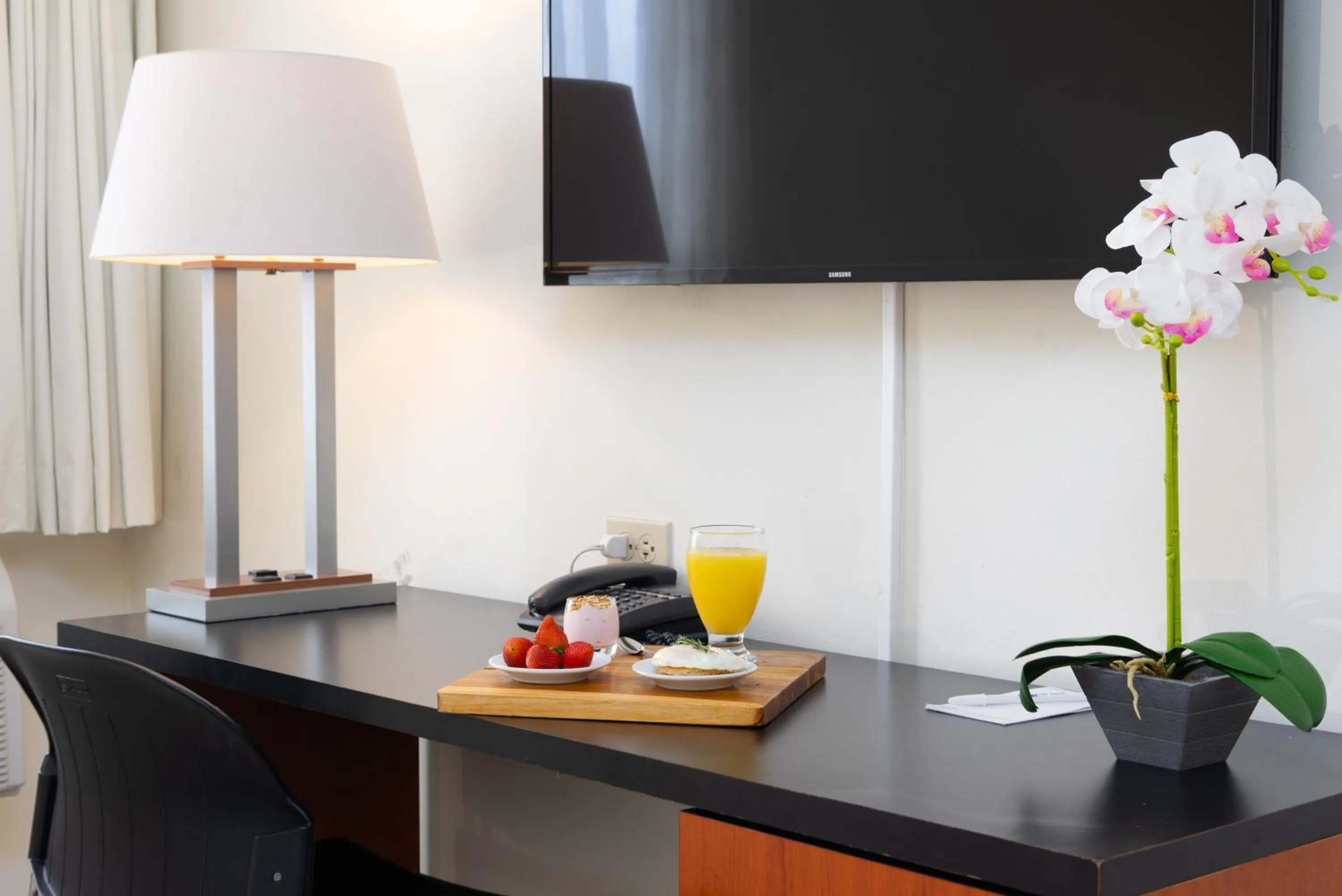 TV and multimedia in Comfort Inn Real San Miguel