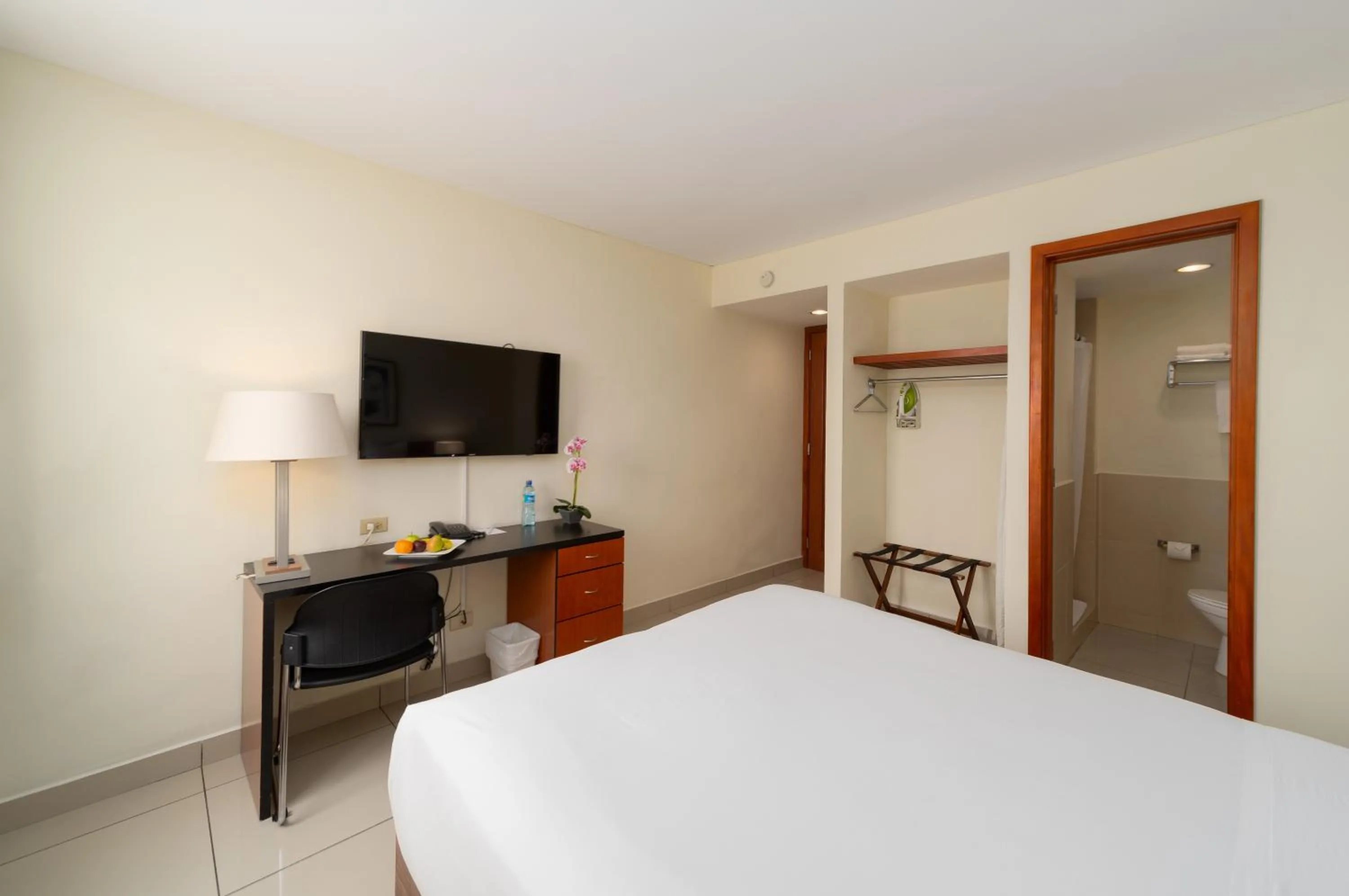 Bed in Comfort Inn Real San Miguel