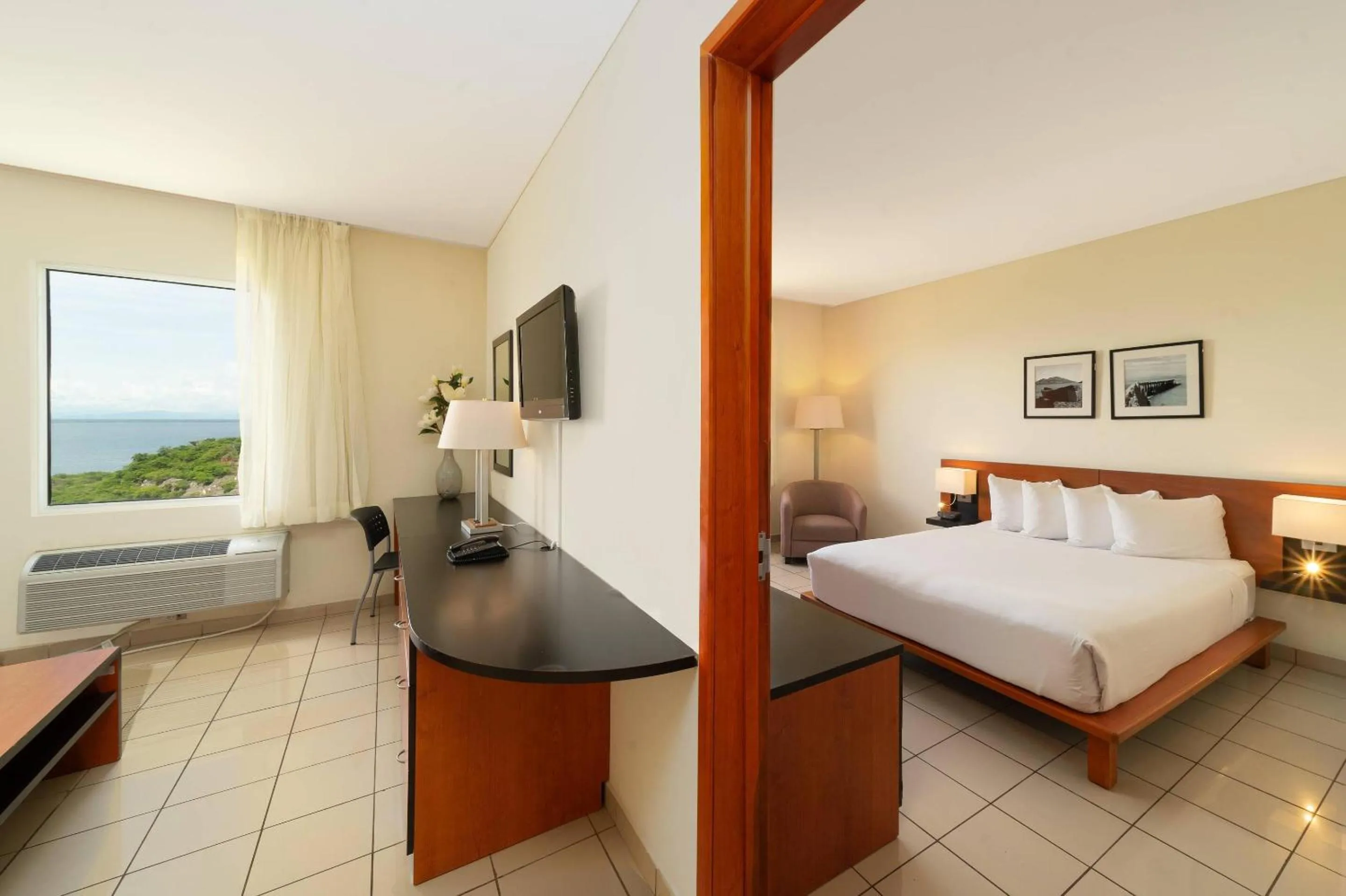 Bedroom, Bed in Comfort Inn Real La Union